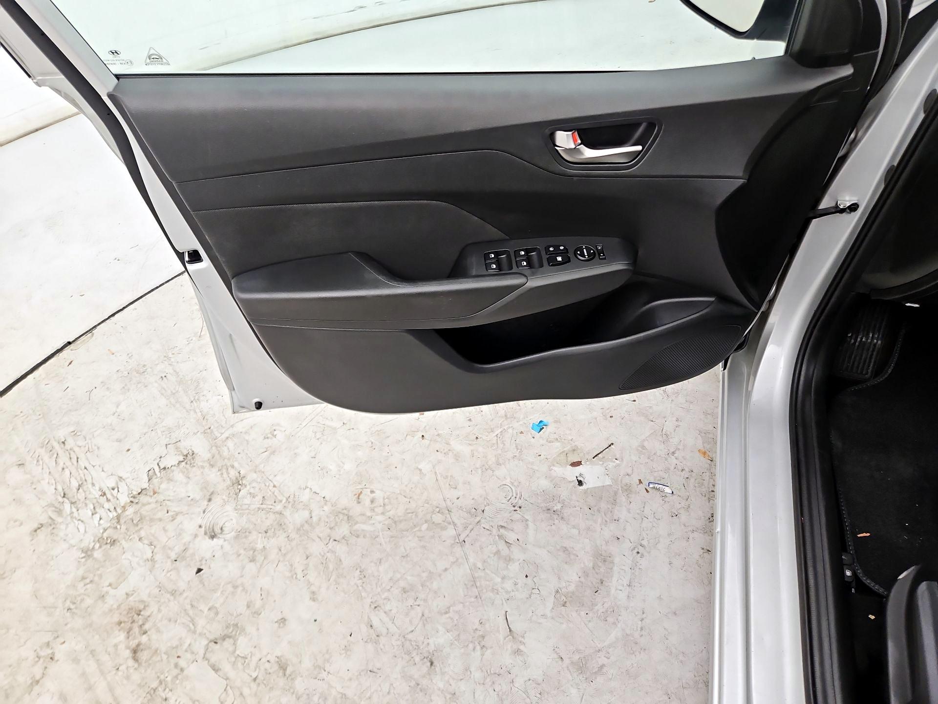 Thumbnail: 2022 Hyundai Accent - 12