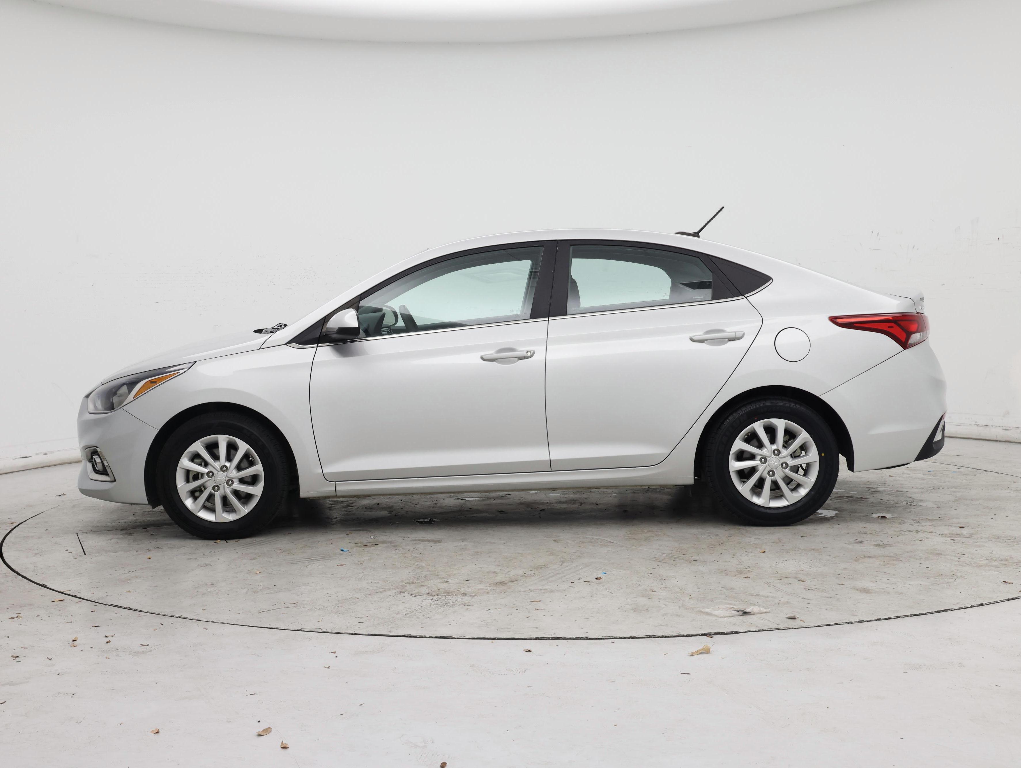 Thumbnail: 2022 Hyundai Accent - 3