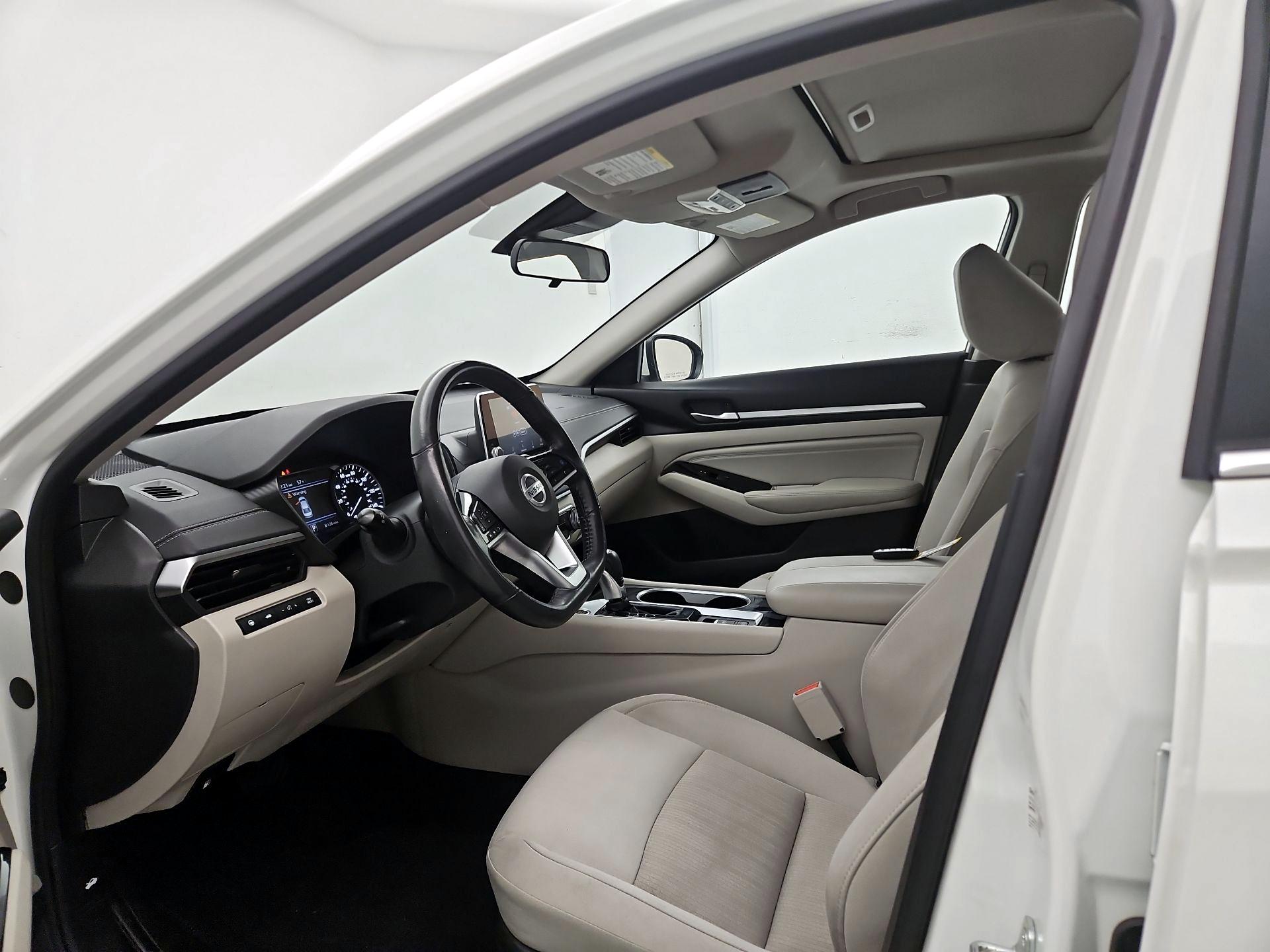 Thumbnail: 2022 Nissan Altima - 11