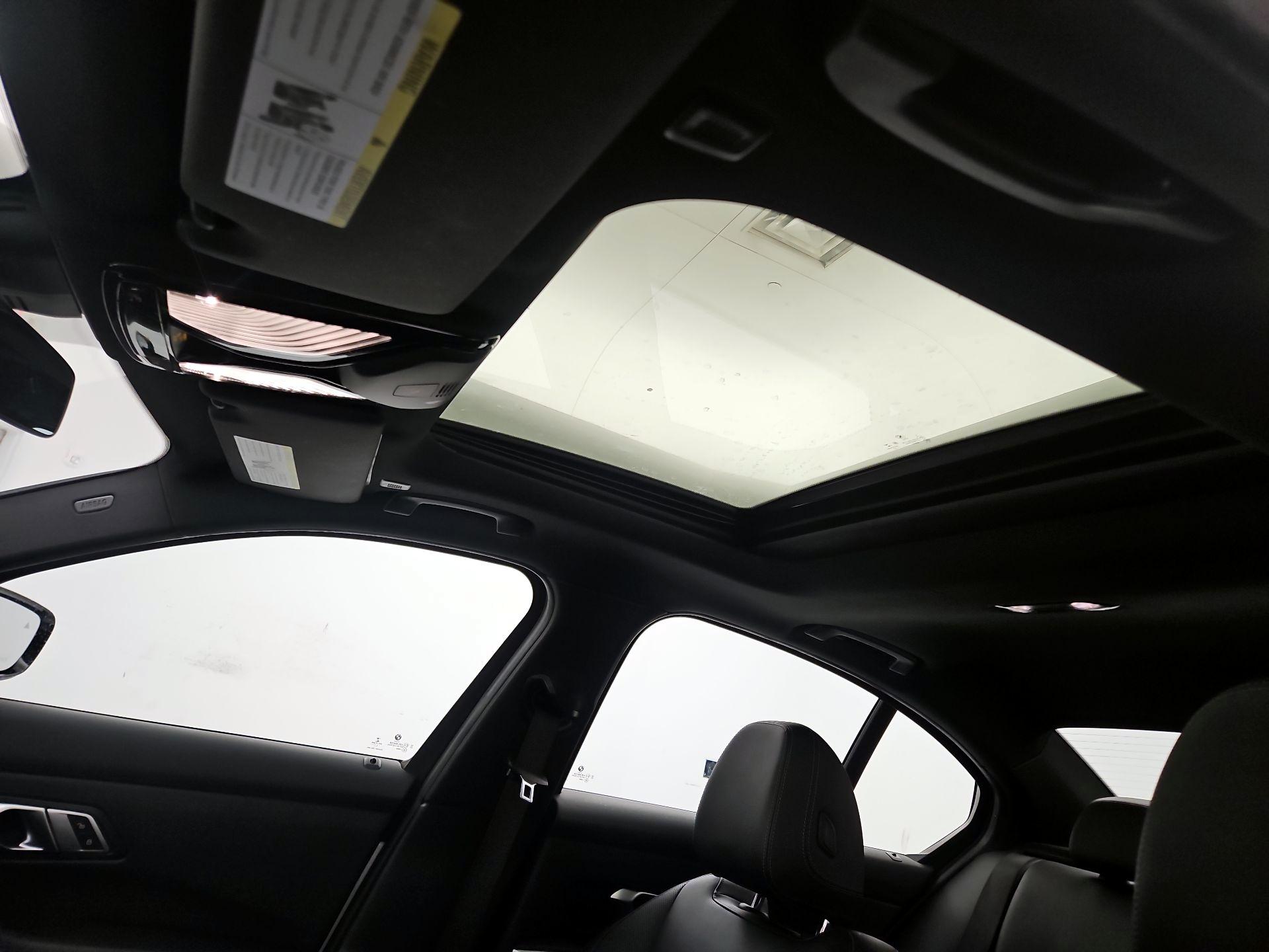 Thumbnail: 2022 BMW 3 Series - 20