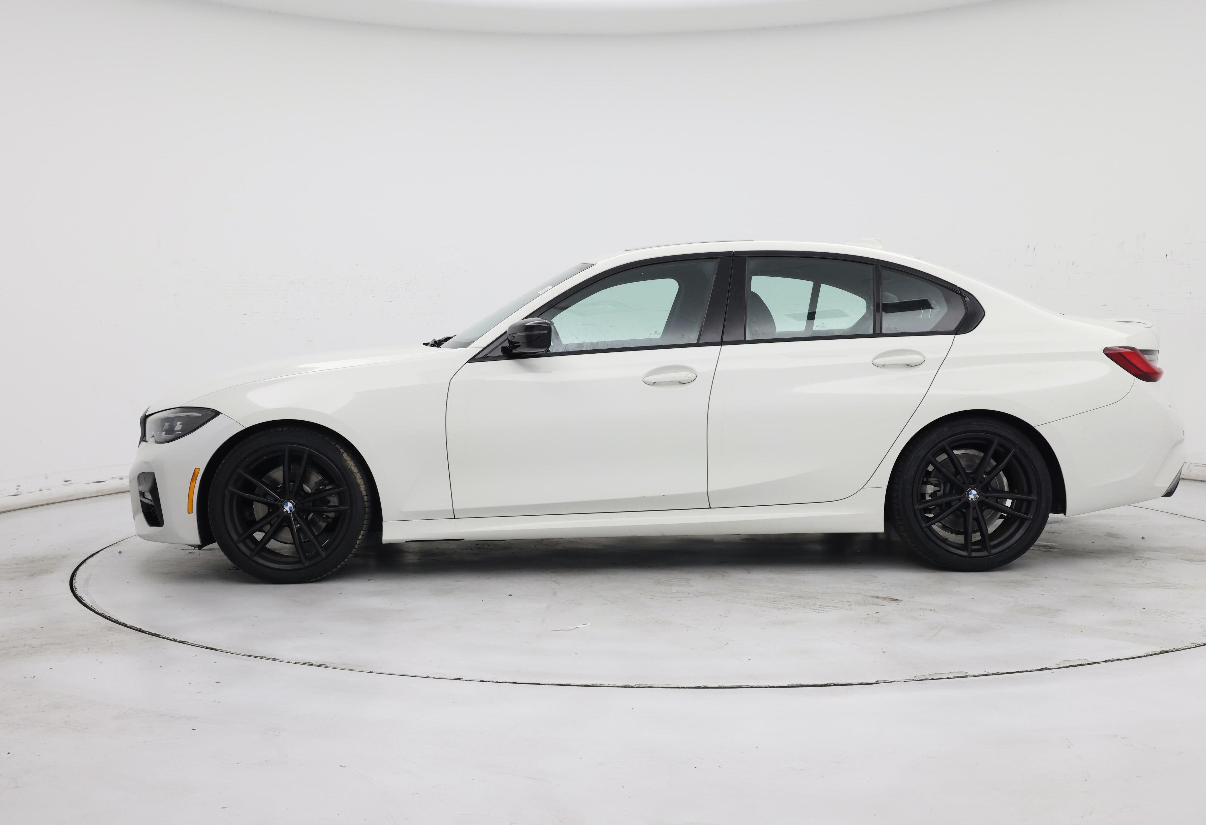 Thumbnail: 2022 BMW 3 Series - 3