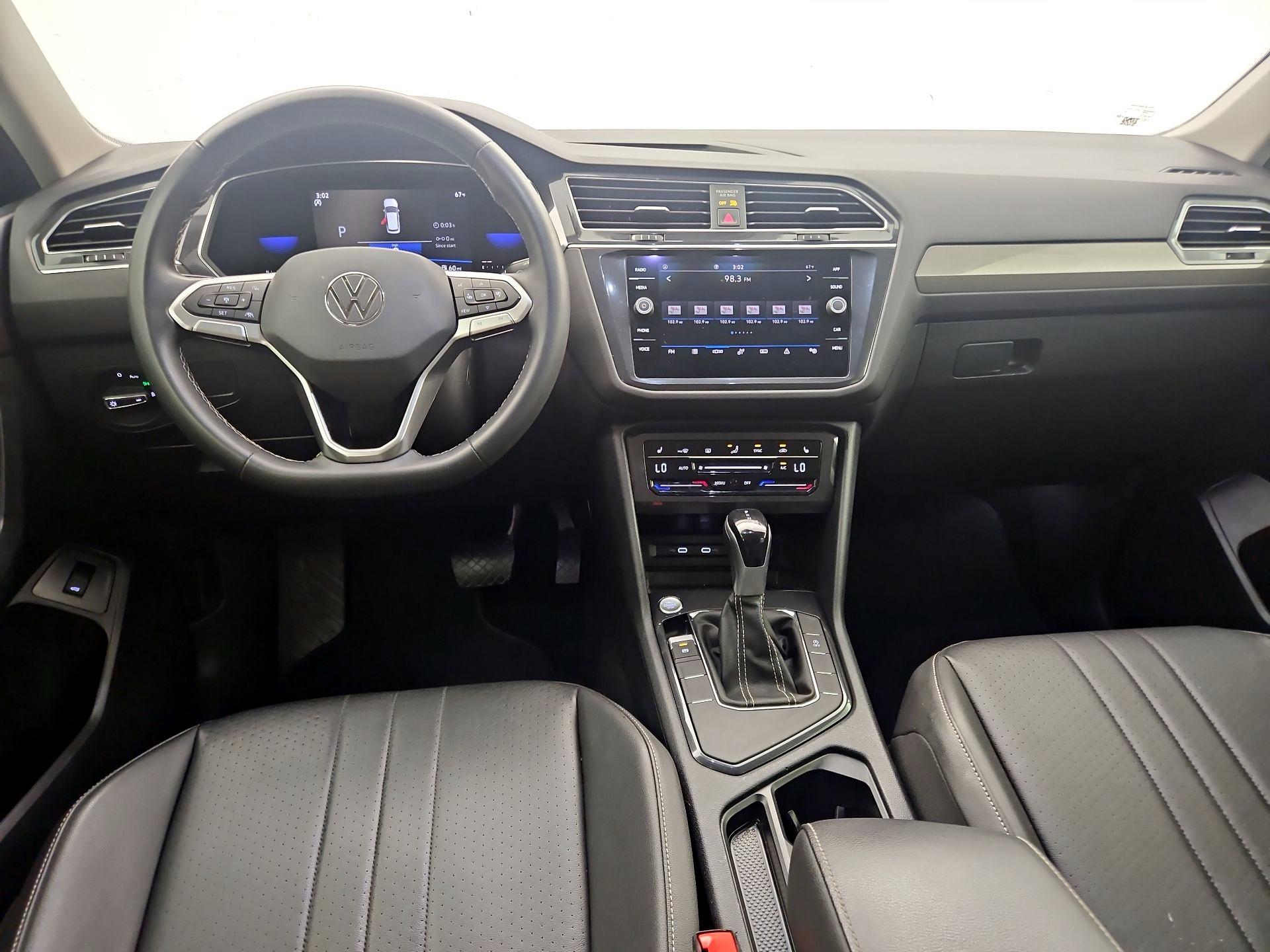 Thumbnail: 2022 Volkswagen Tiguan - 9