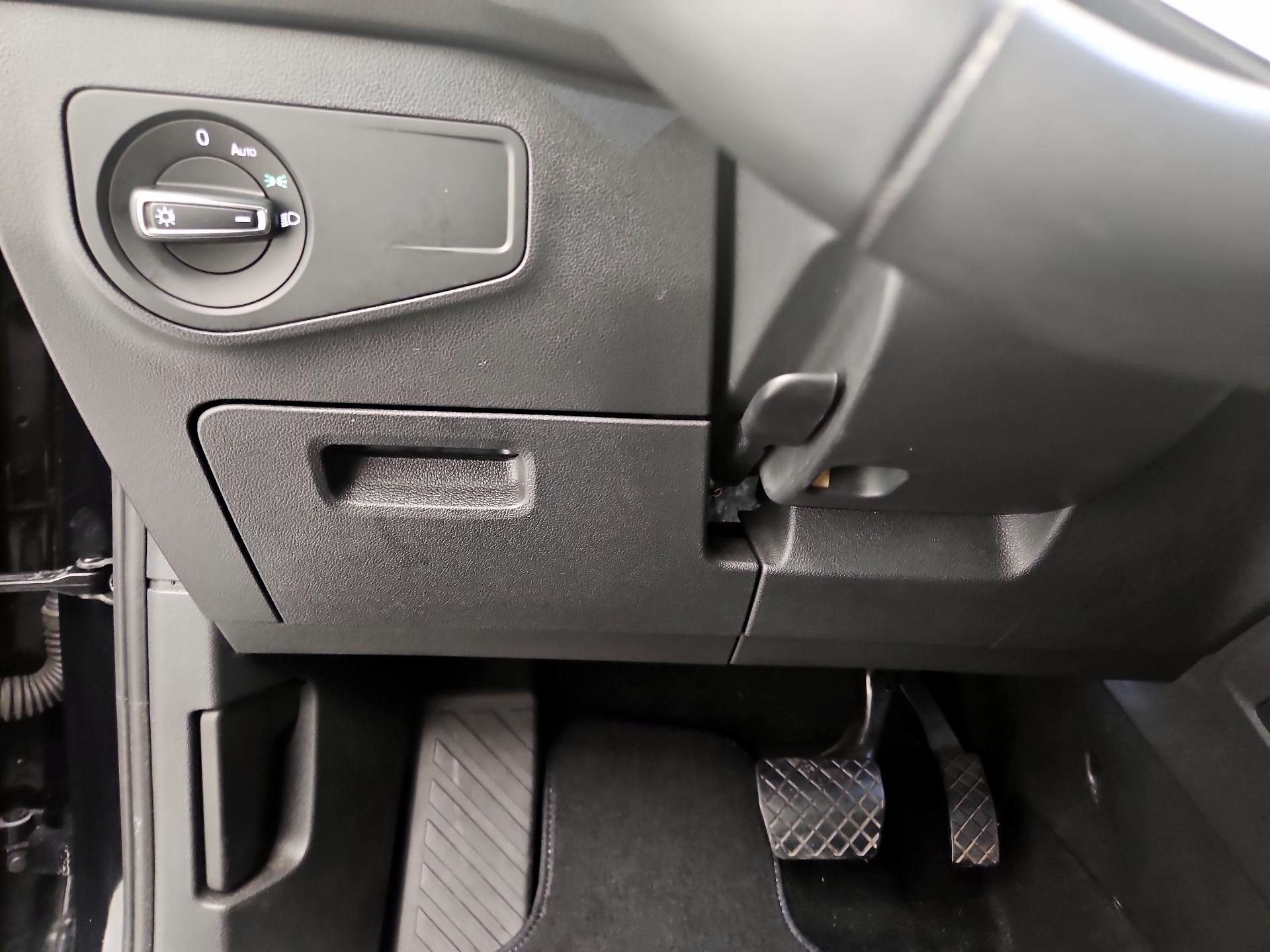 Thumbnail: 2022 Volkswagen Tiguan - 13