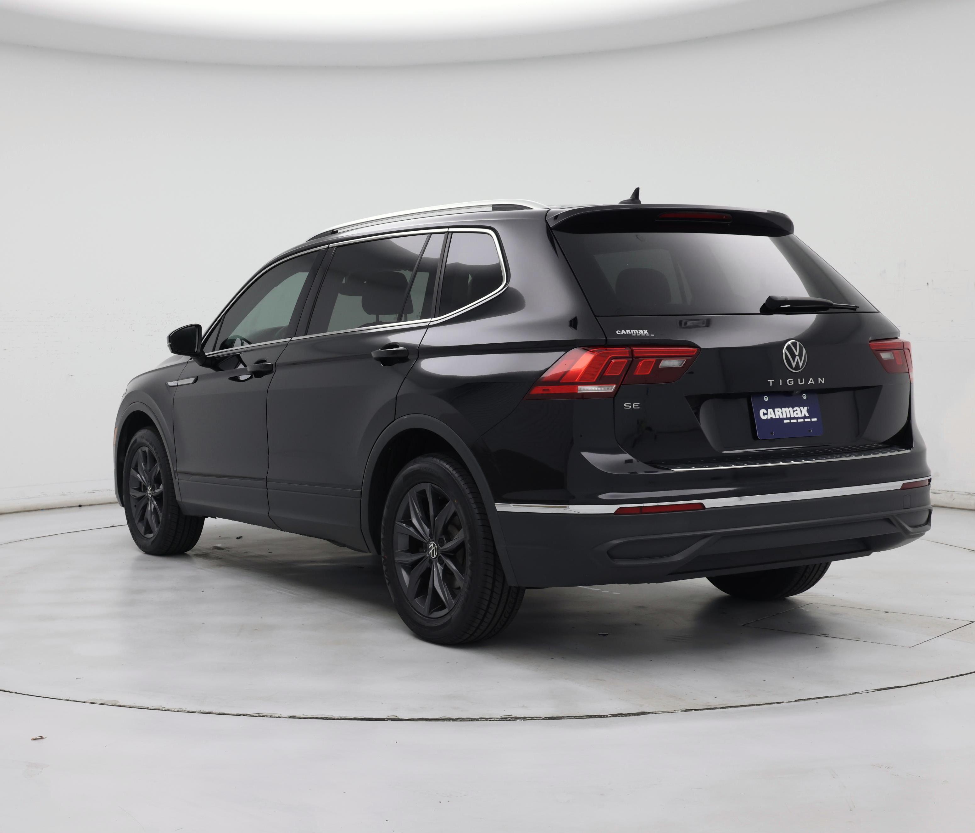 Thumbnail: 2022 Volkswagen Tiguan - 2