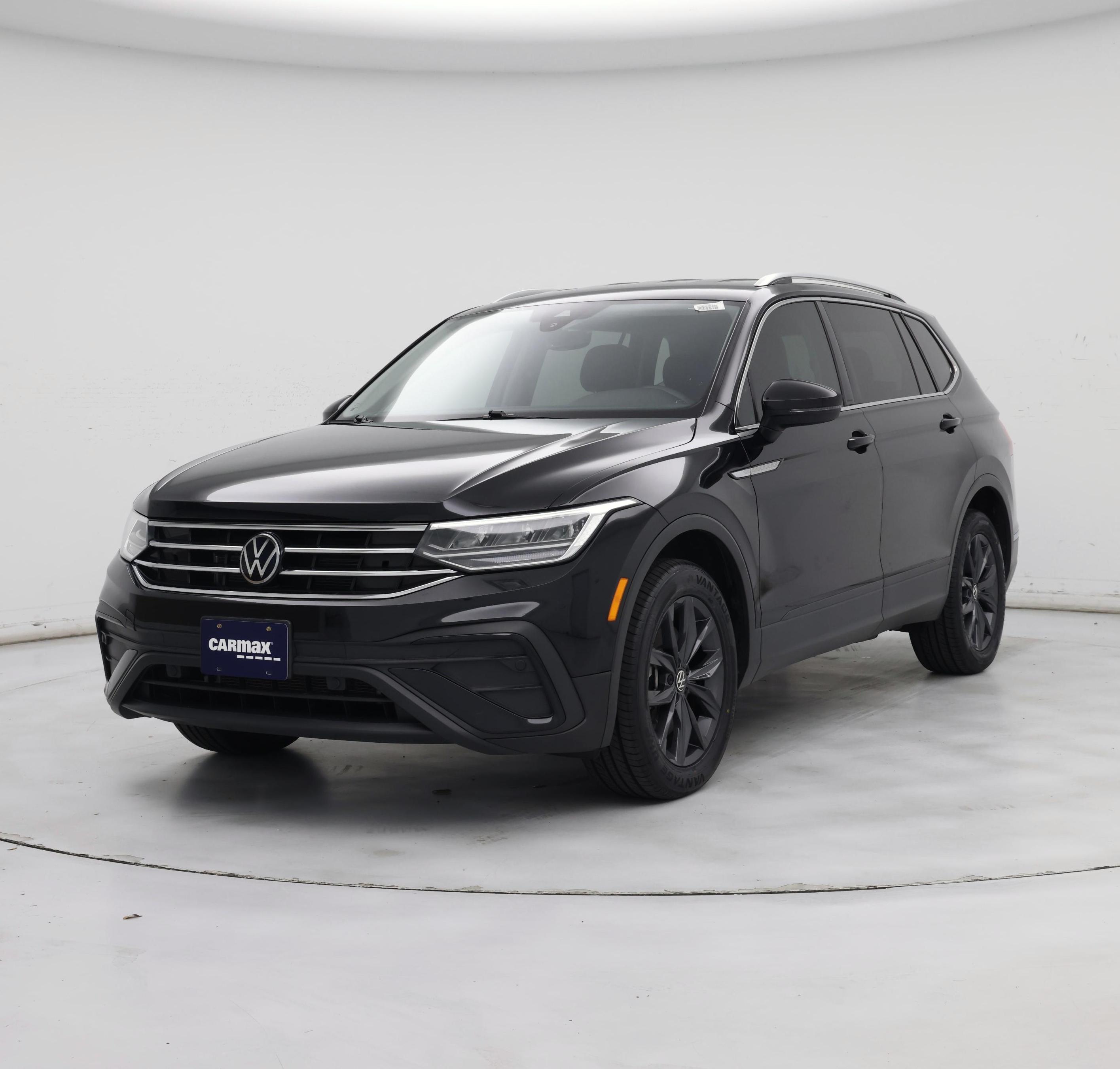 Thumbnail: 2022 Volkswagen Tiguan - 4