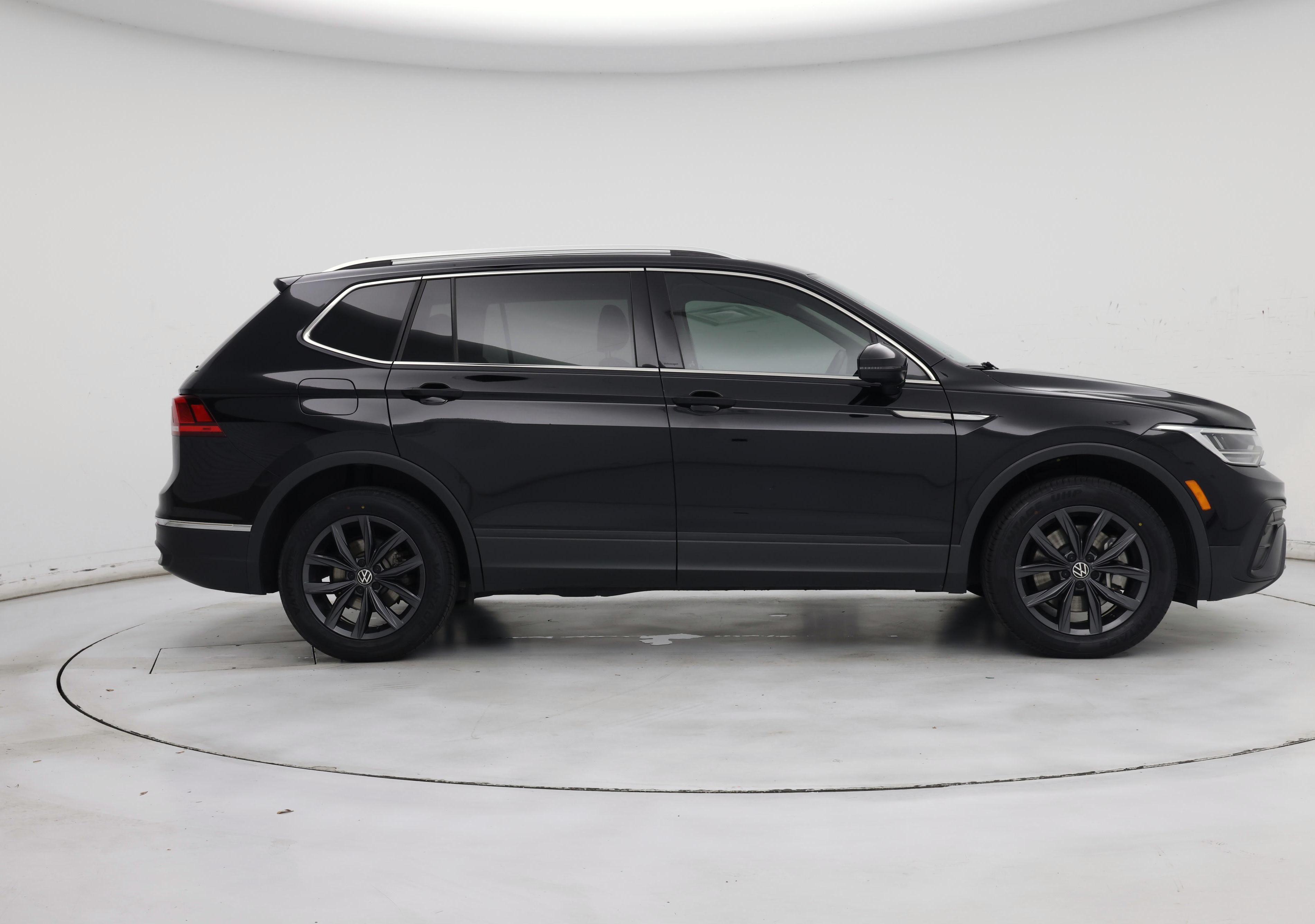 Thumbnail: 2022 Volkswagen Tiguan - 7