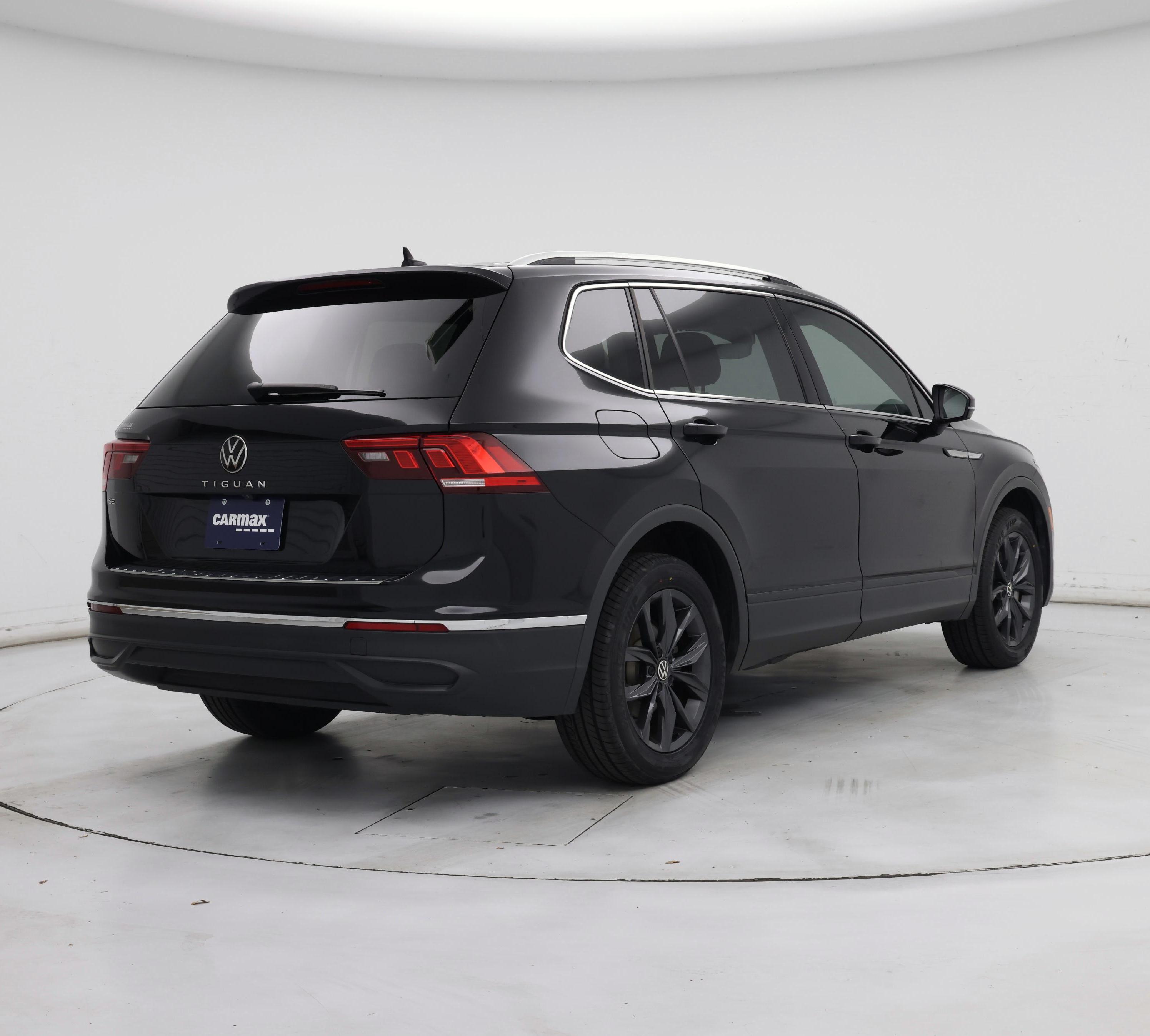 Thumbnail: 2022 Volkswagen Tiguan - 8