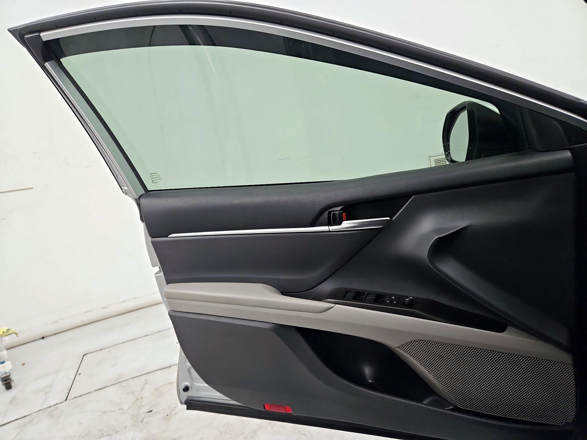 Thumbnail: 2021 Toyota Camry - 12