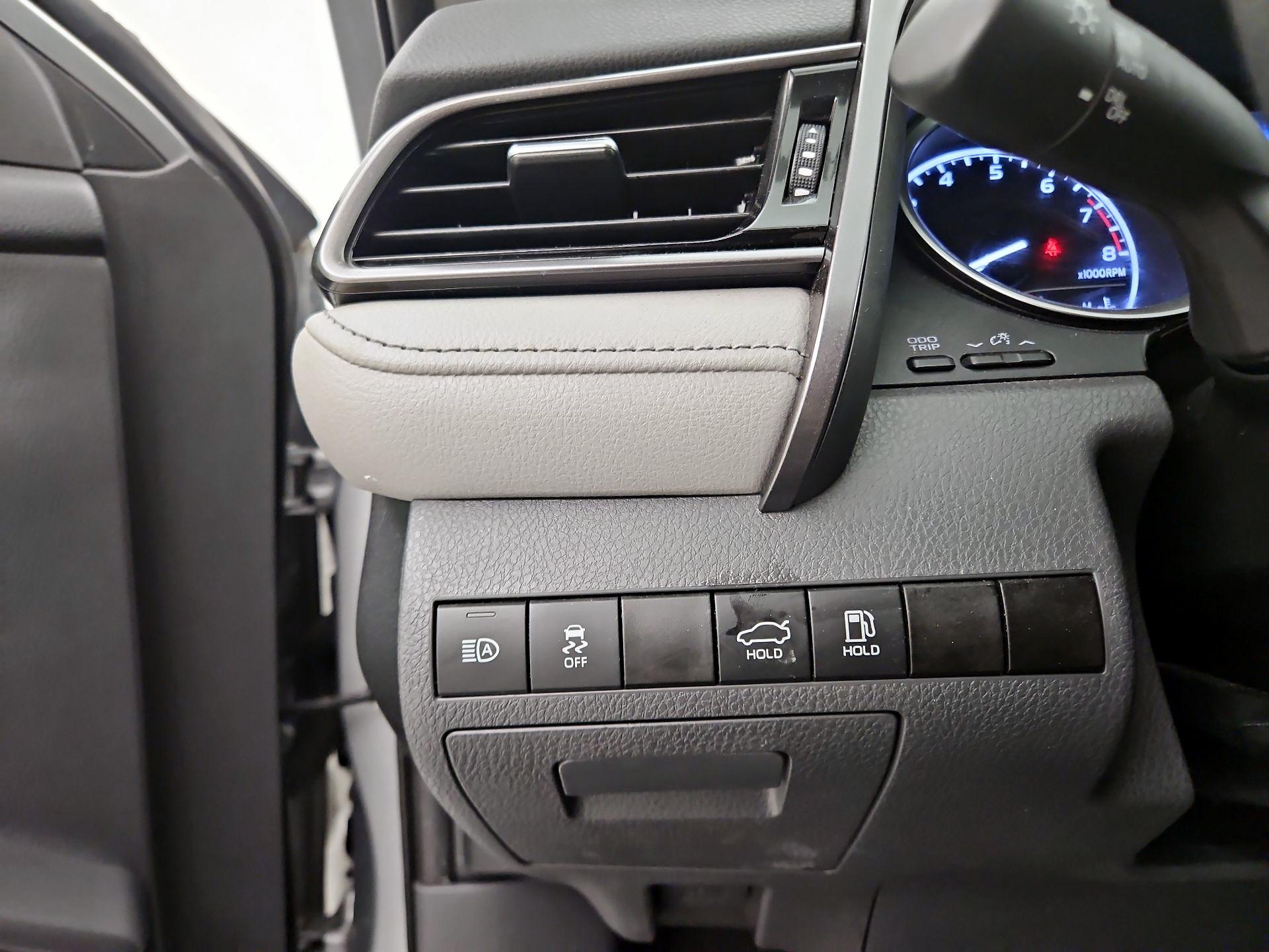 Thumbnail: 2021 Toyota Camry - 13