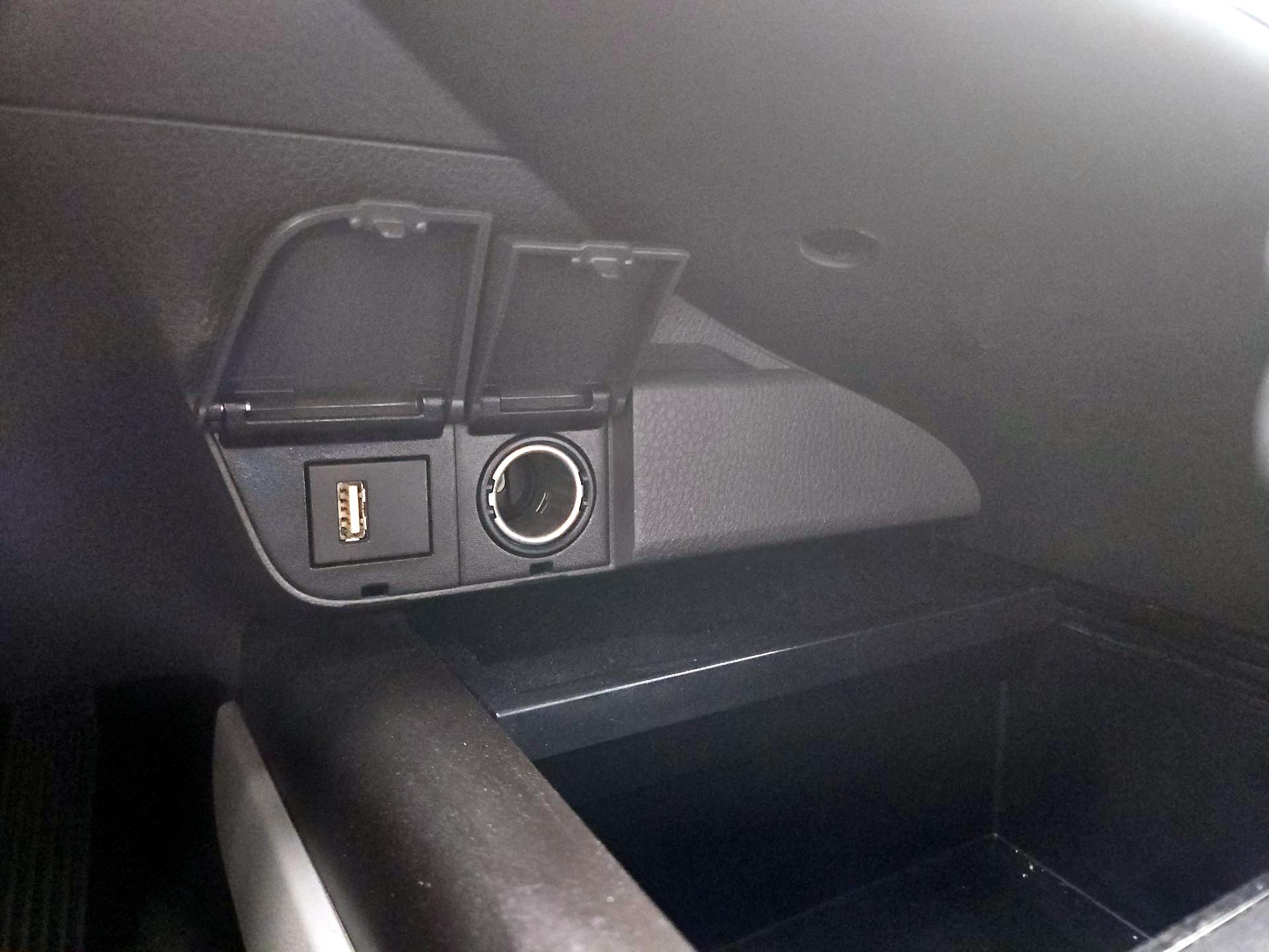 Thumbnail: 2021 Toyota Camry - 18