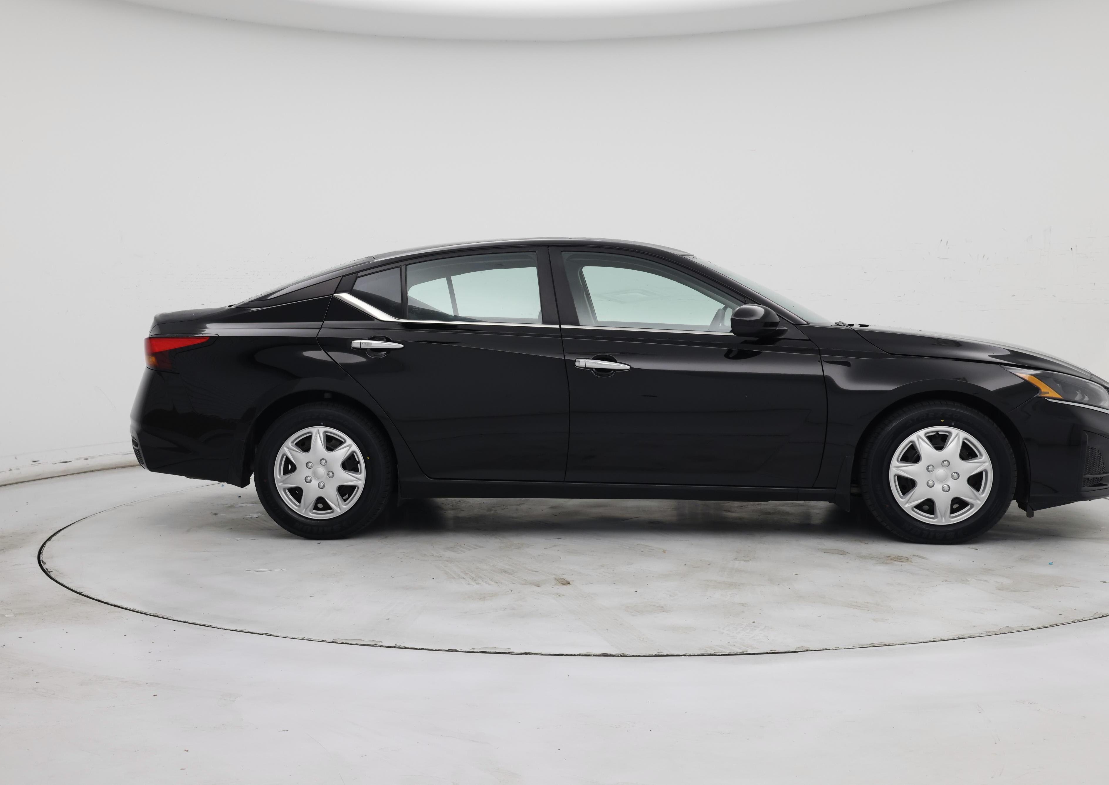 Thumbnail: 2023 Nissan Altima - 7