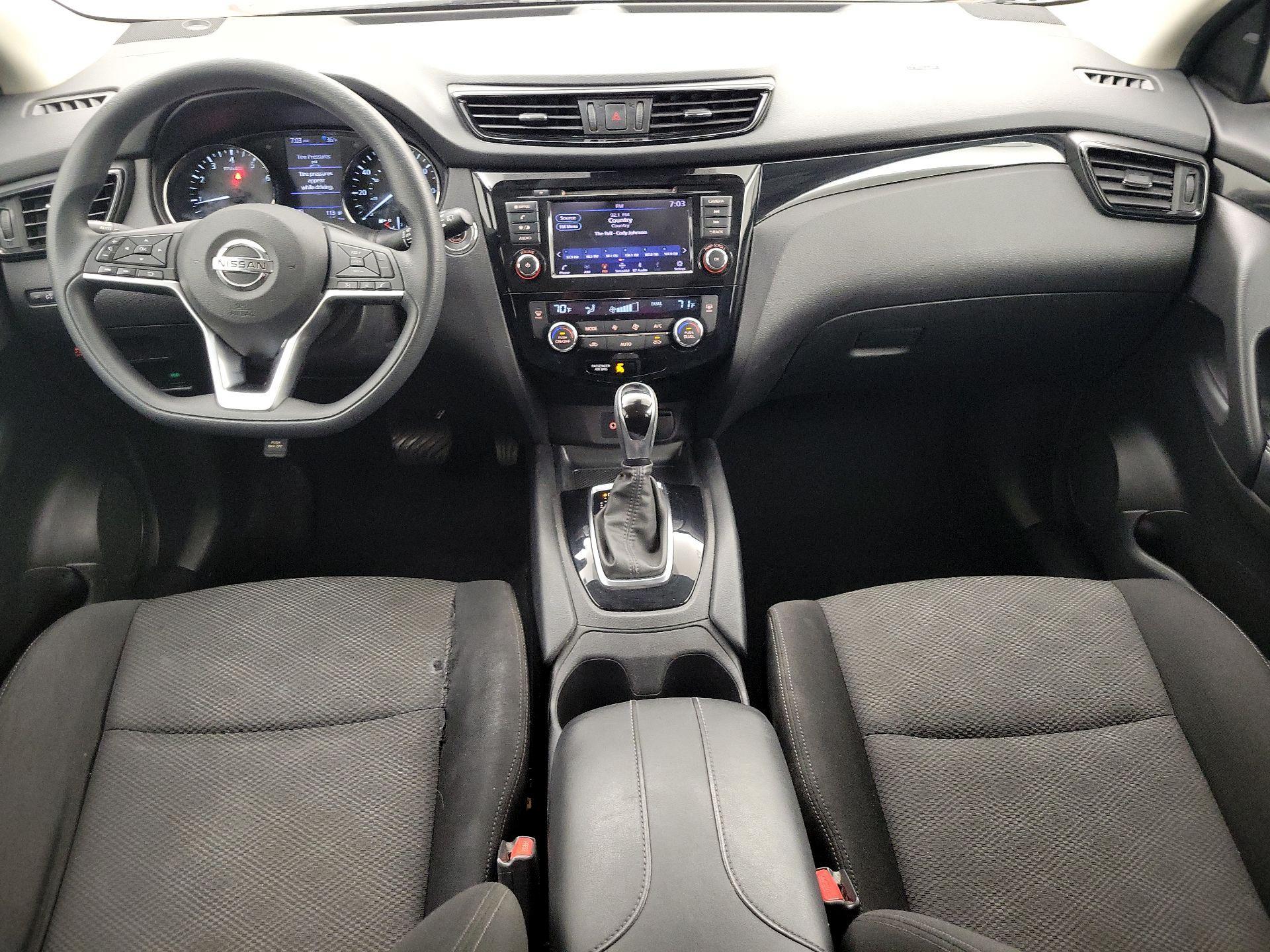 Thumbnail: 2019 Nissan Rogue Sport - 9