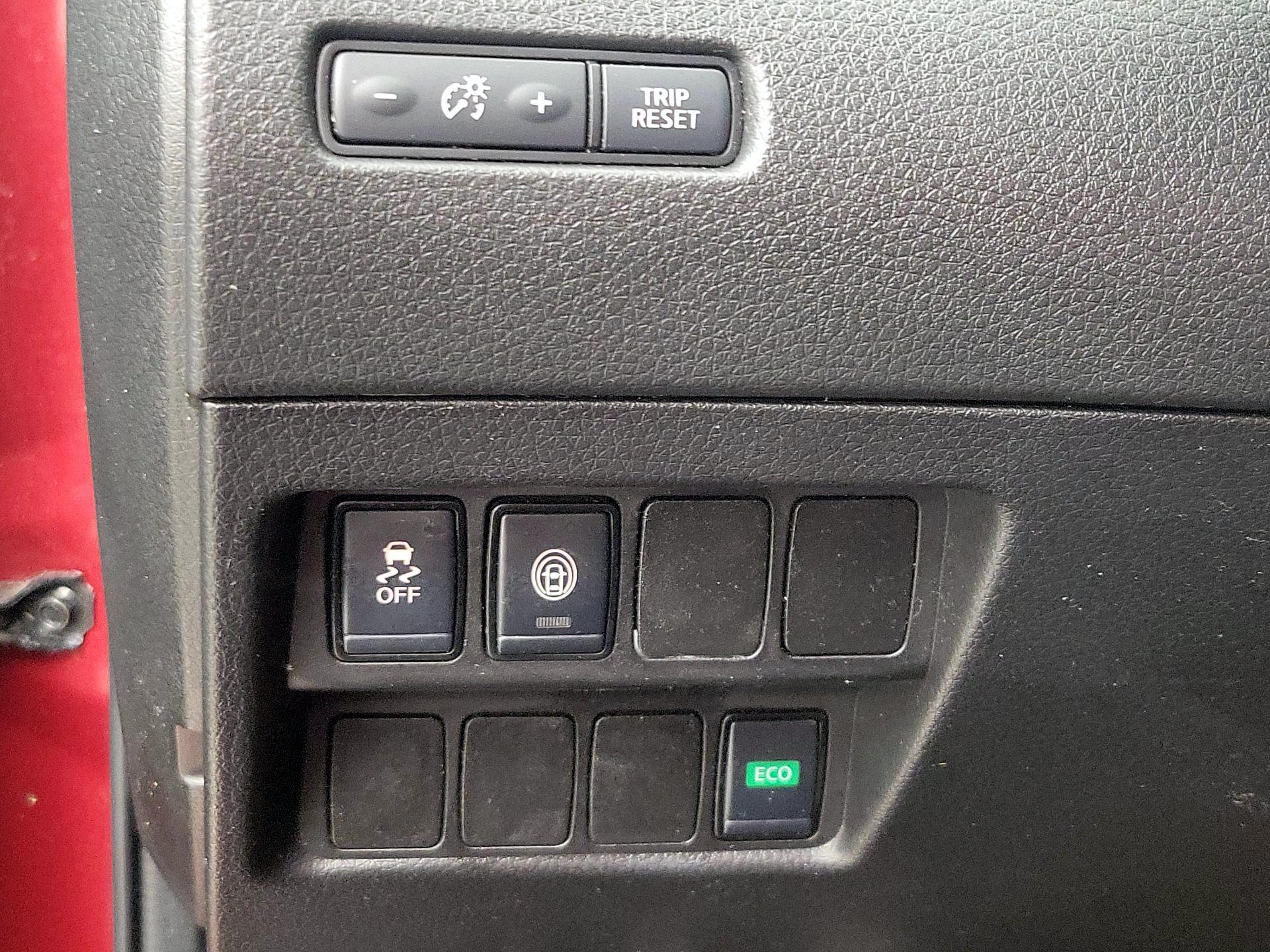 Thumbnail: 2019 Nissan Rogue Sport - 13