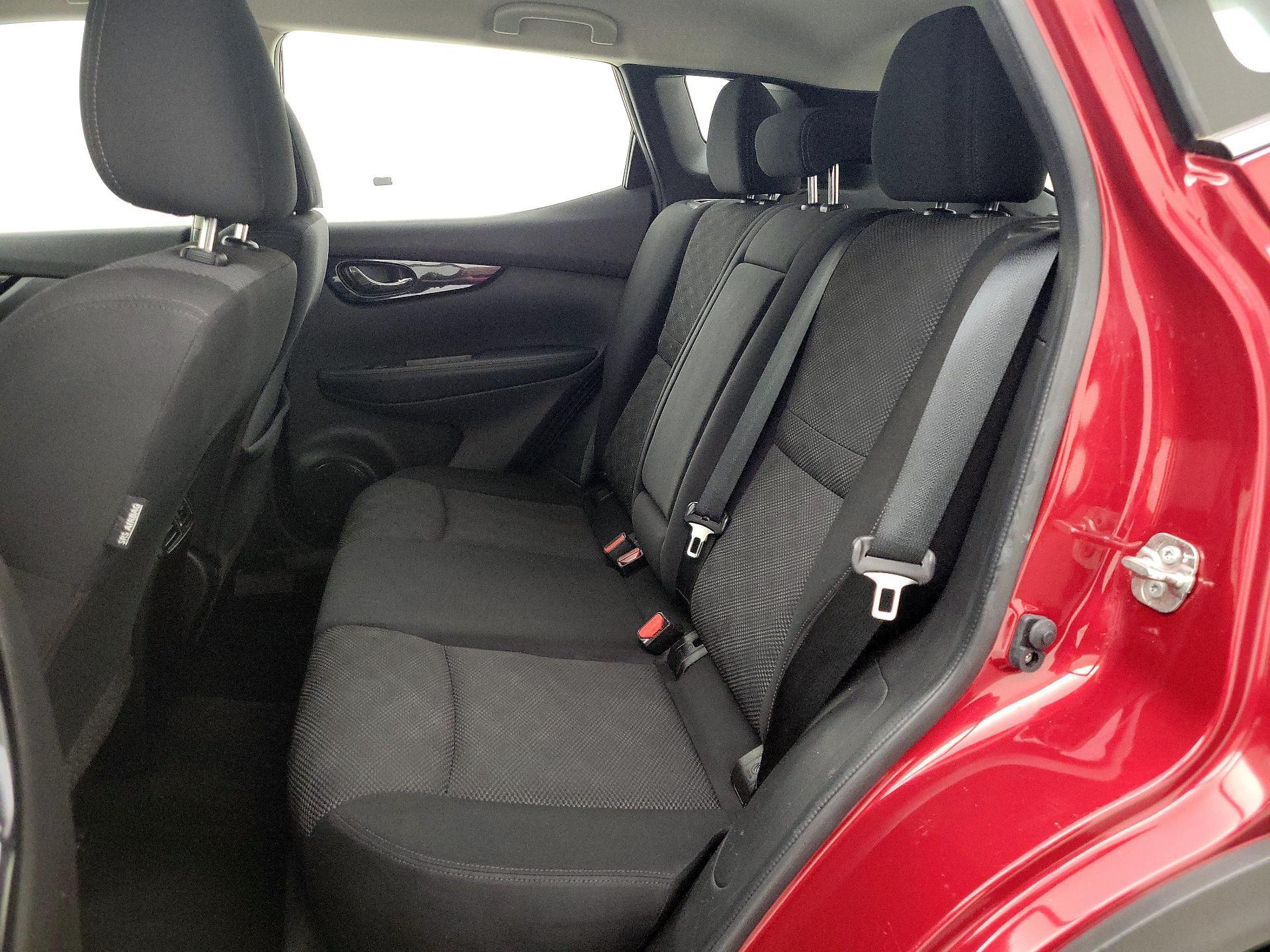 Thumbnail: 2019 Nissan Rogue Sport - 19