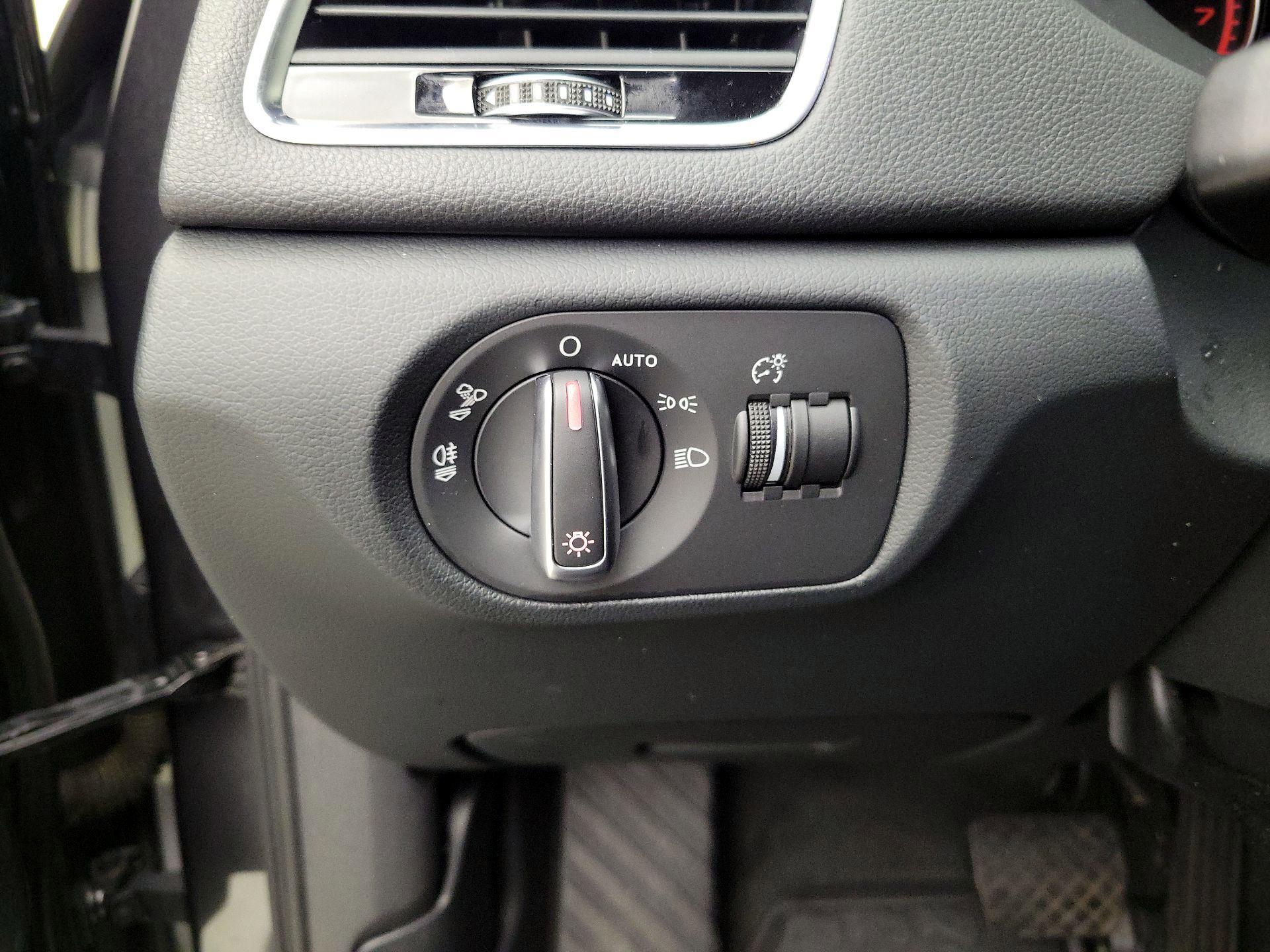 Thumbnail: 2018 Audi Q3 - 13