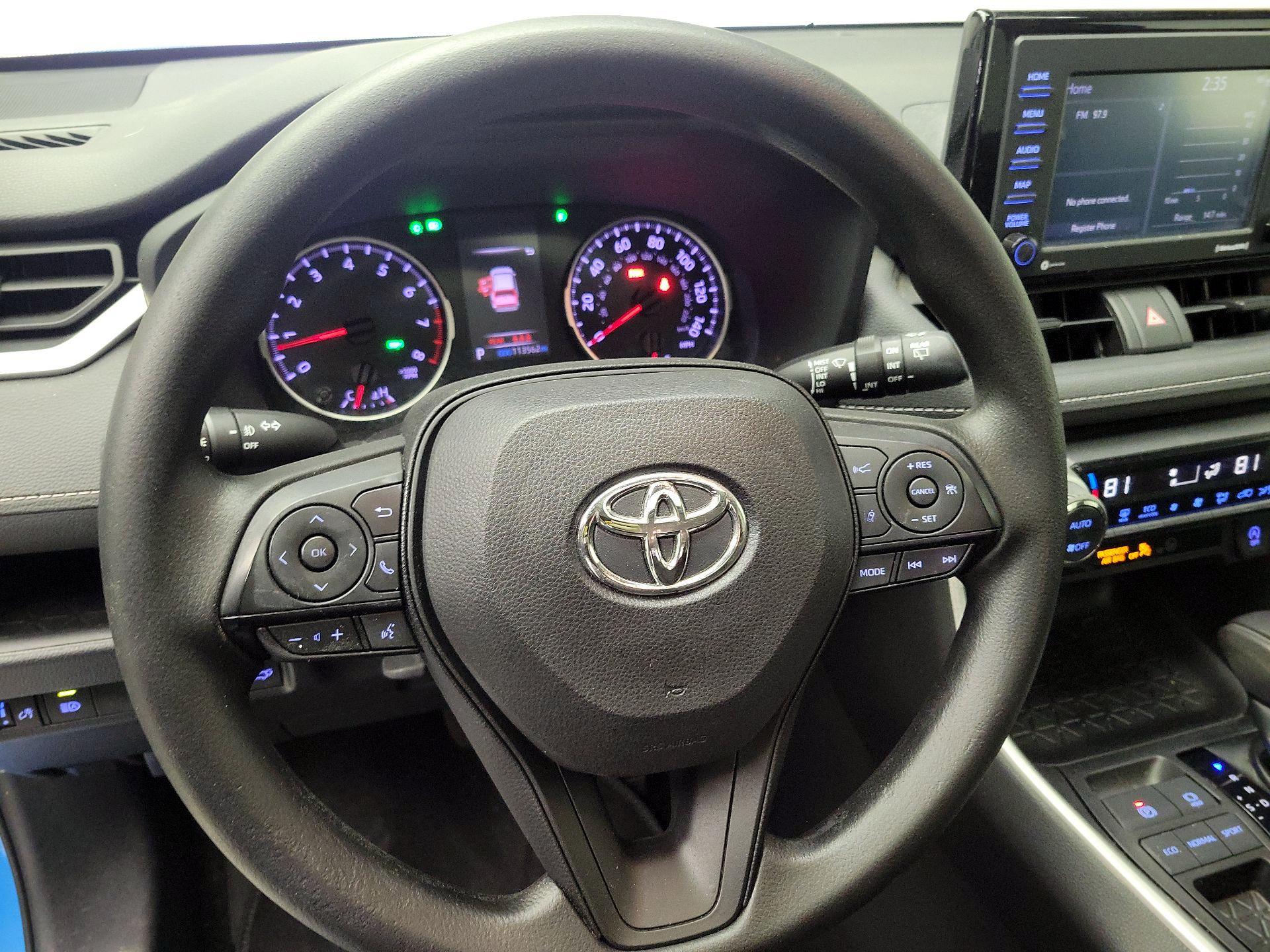 Thumbnail: 2021 Toyota RAV4 - 10