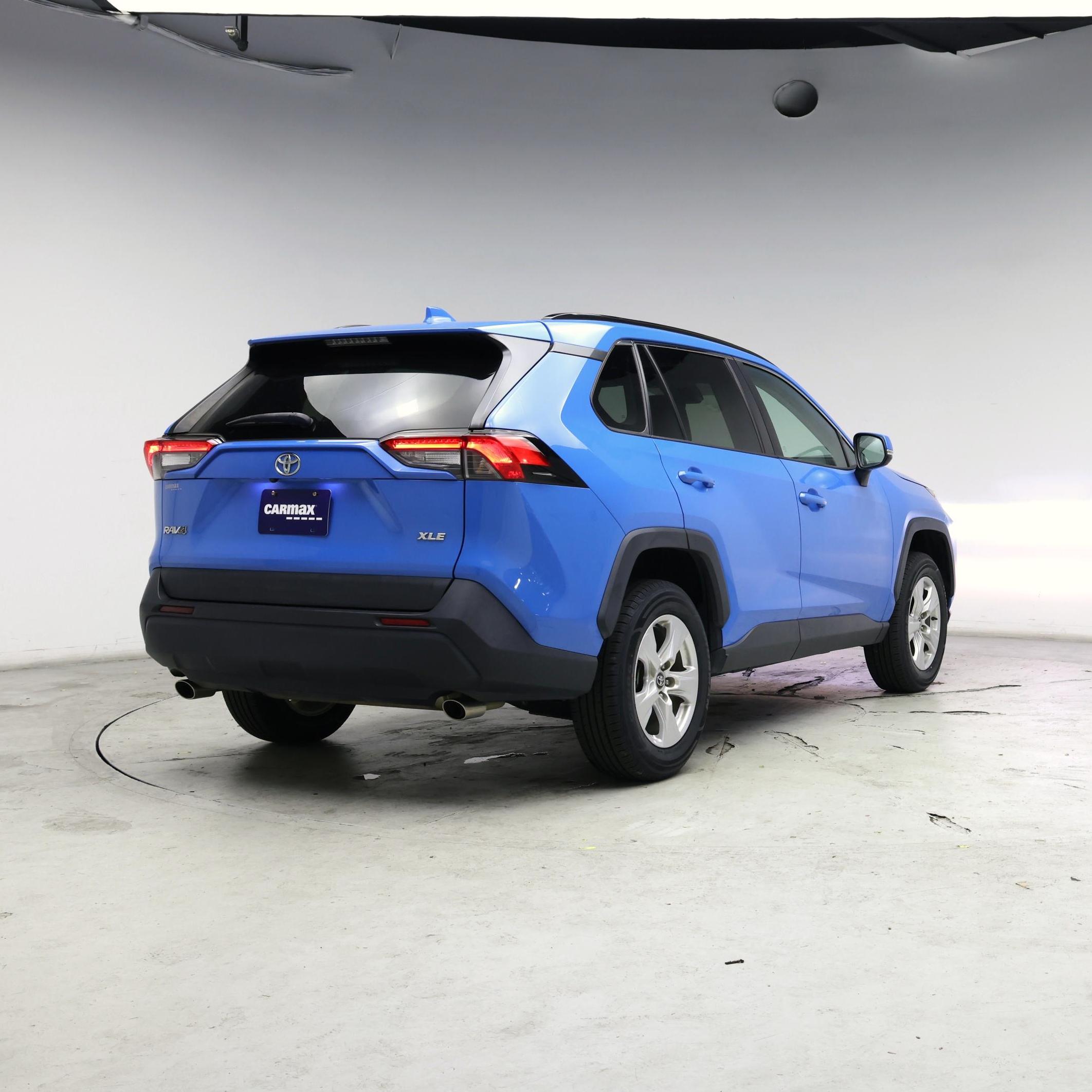 Thumbnail: 2021 Toyota RAV4 - 8