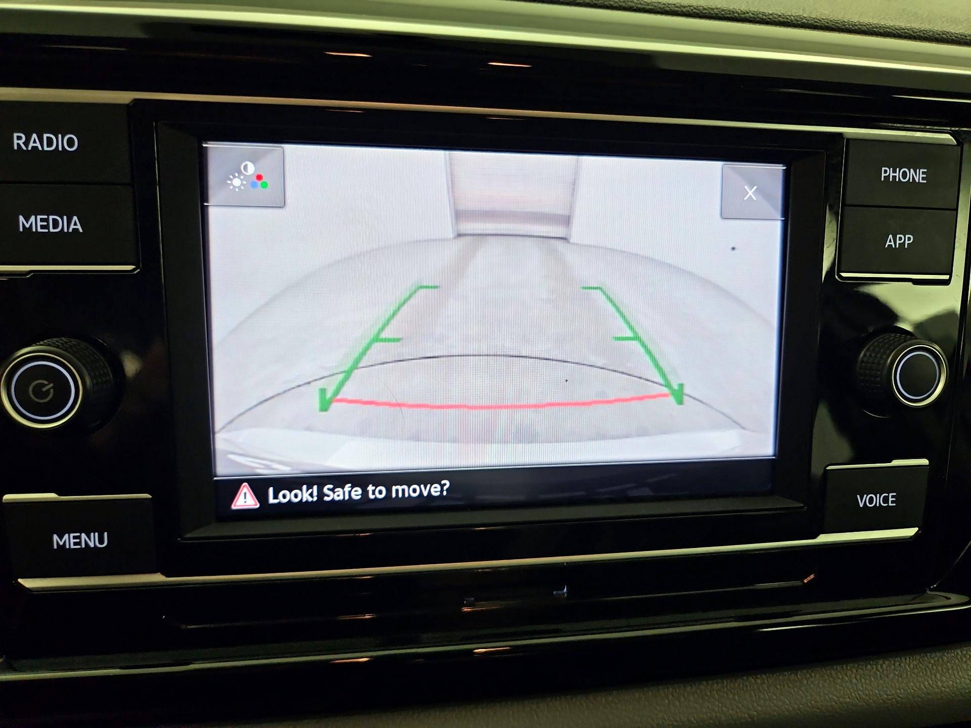 Thumbnail: 2022 Volkswagen Taos - 14