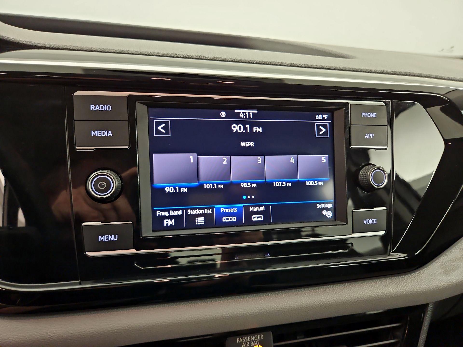 Thumbnail: 2022 Volkswagen Taos - 15