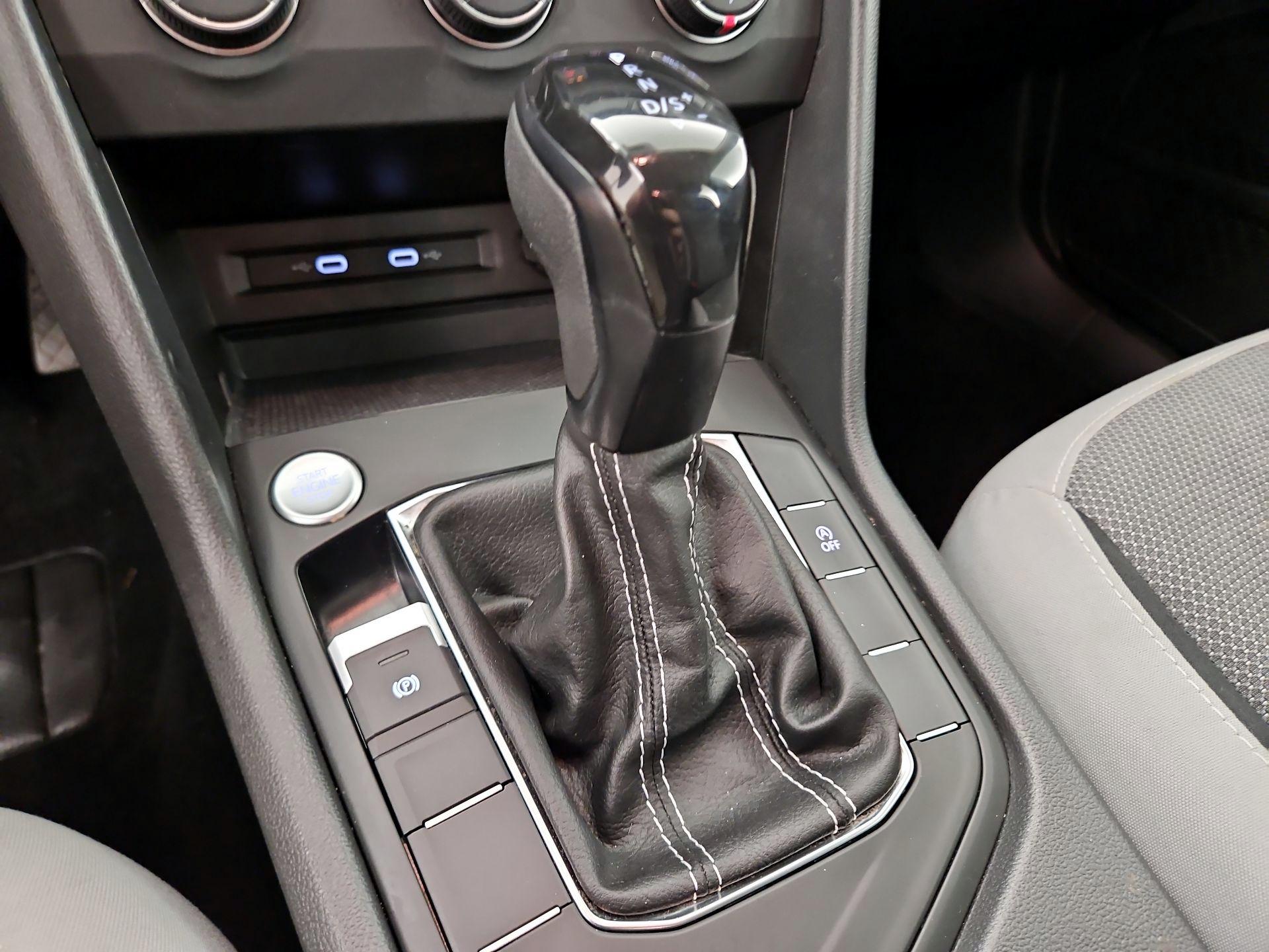 Thumbnail: 2022 Volkswagen Taos - 17