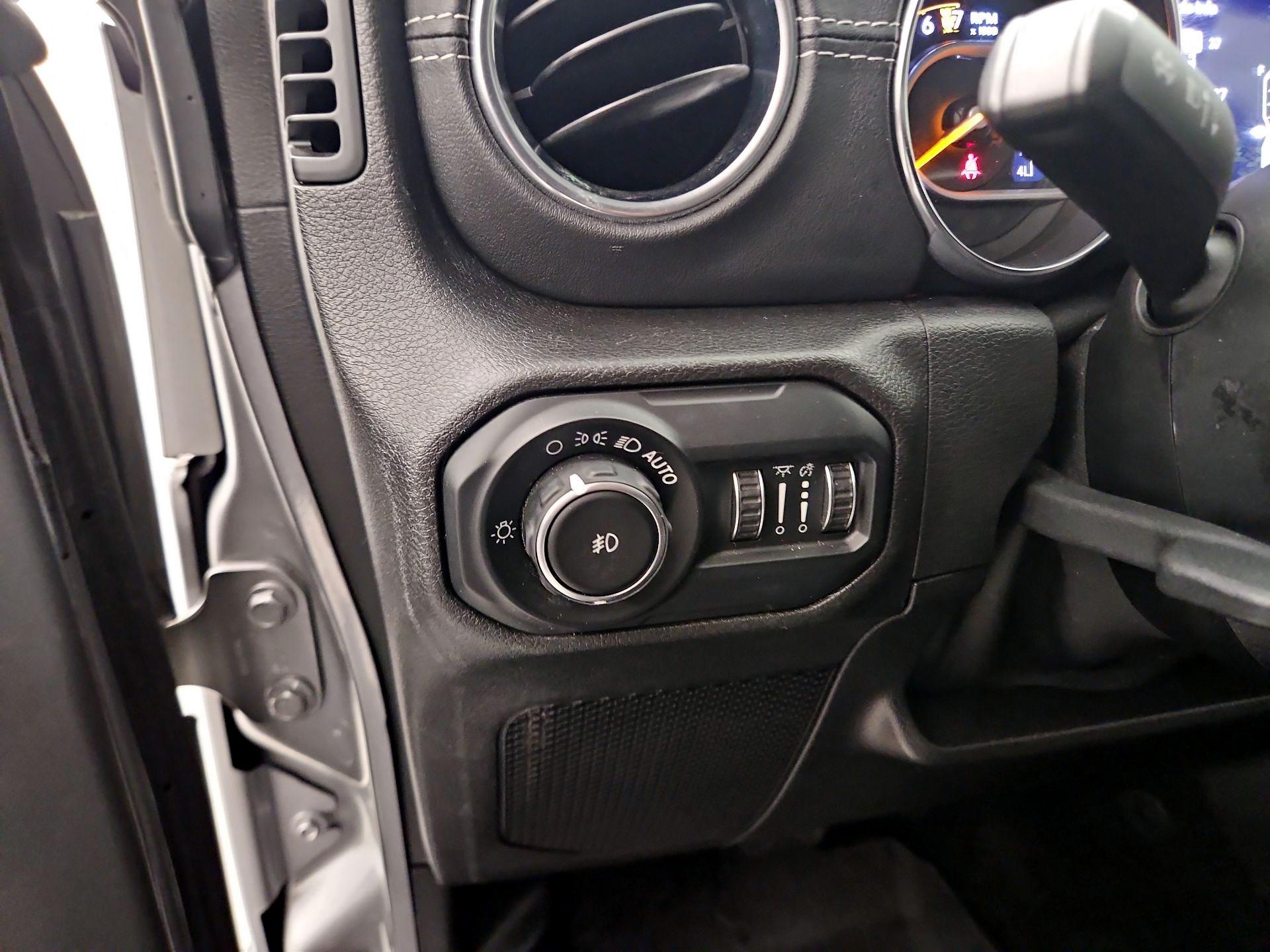 Thumbnail: 2019 Jeep Wrangler - 13