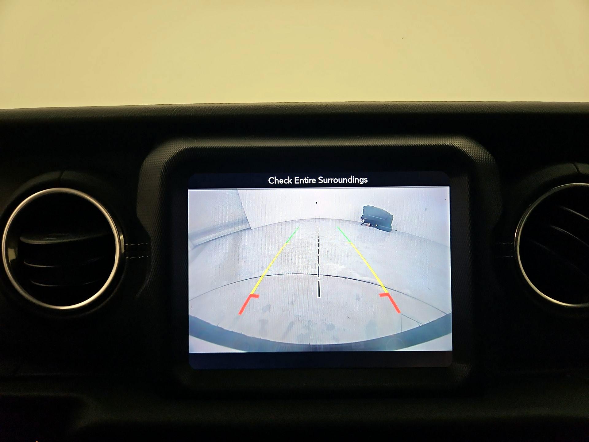 Thumbnail: 2019 Jeep Wrangler - 15