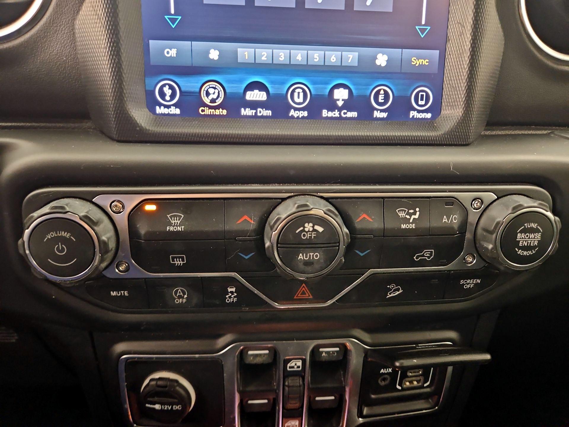 Thumbnail: 2019 Jeep Wrangler - 17