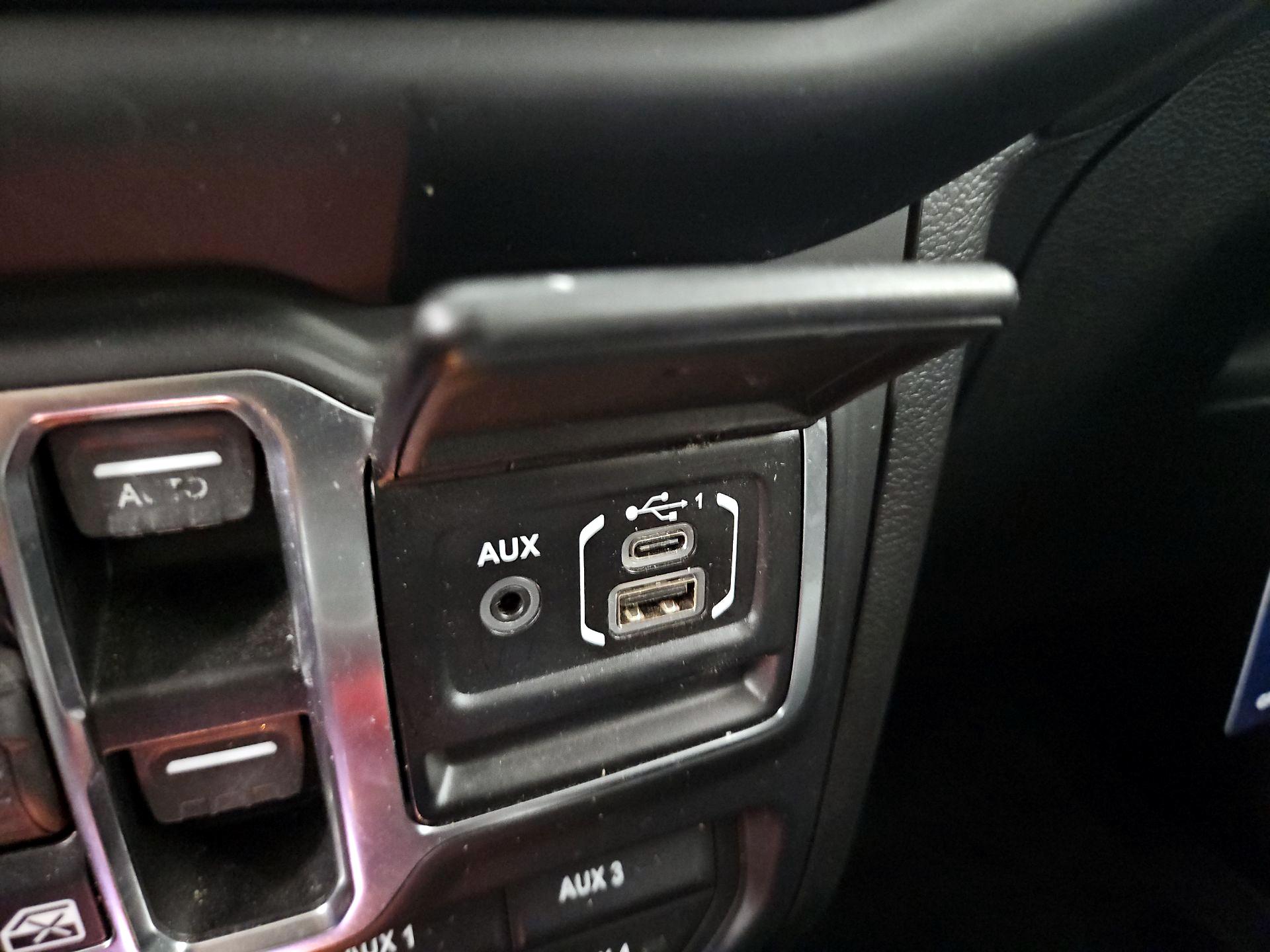 Thumbnail: 2019 Jeep Wrangler - 19