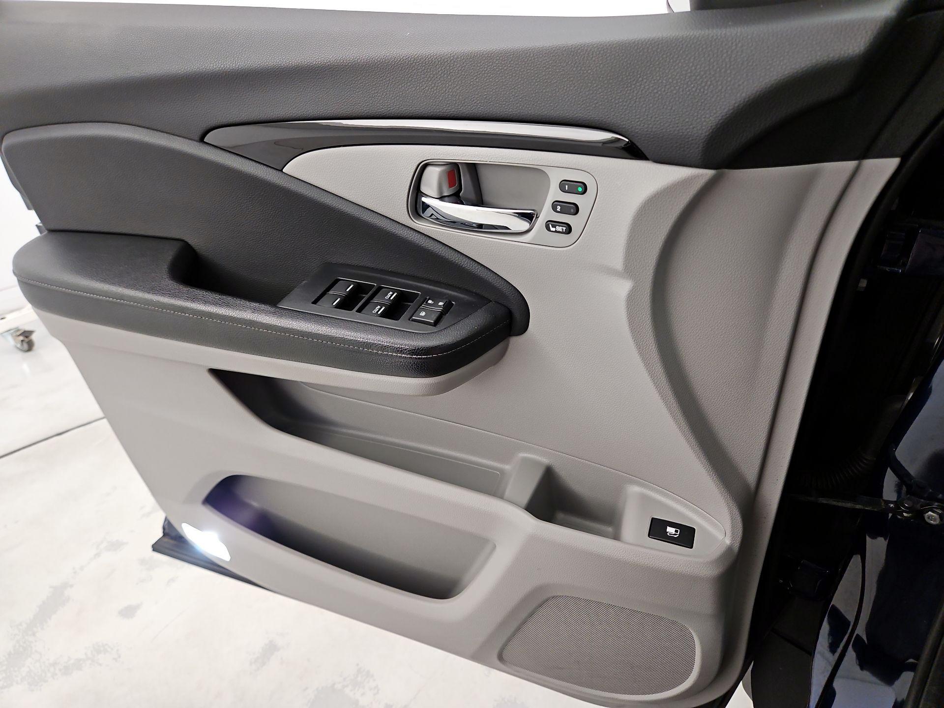 Thumbnail: 2017 Honda Ridgeline - 12