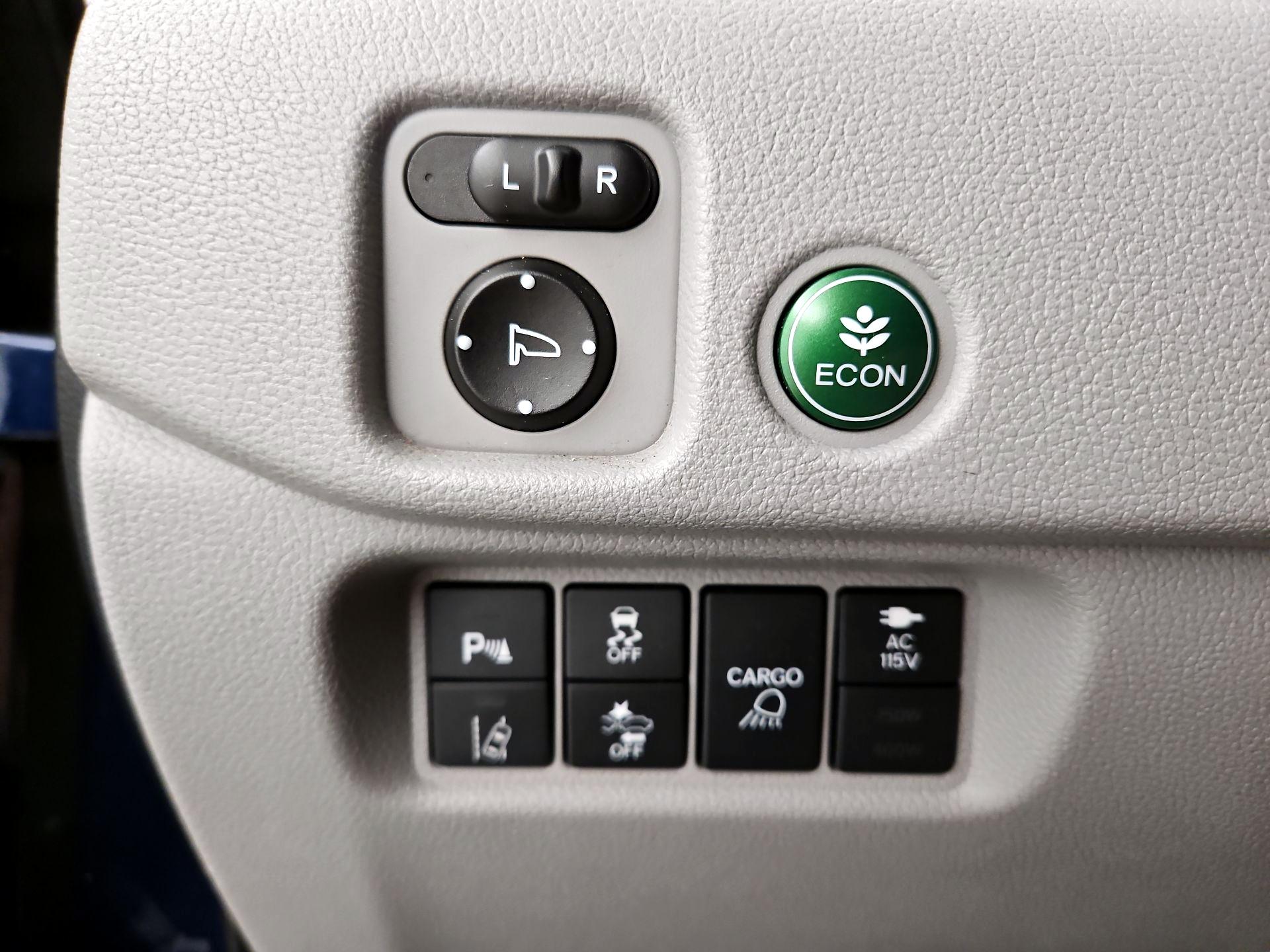 Thumbnail: 2017 Honda Ridgeline - 13