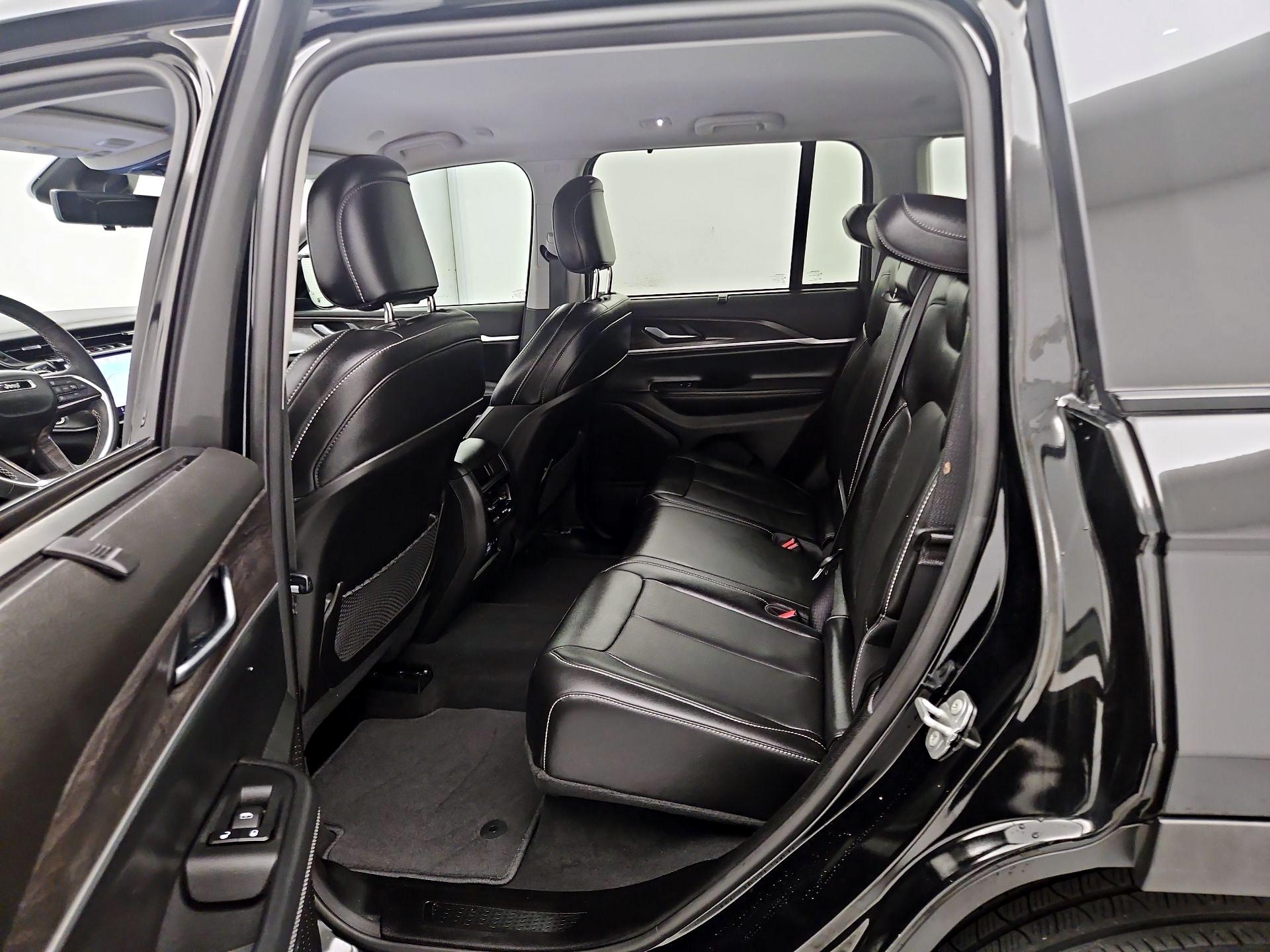 Thumbnail: 2023 Jeep Grand Cherokee - 20