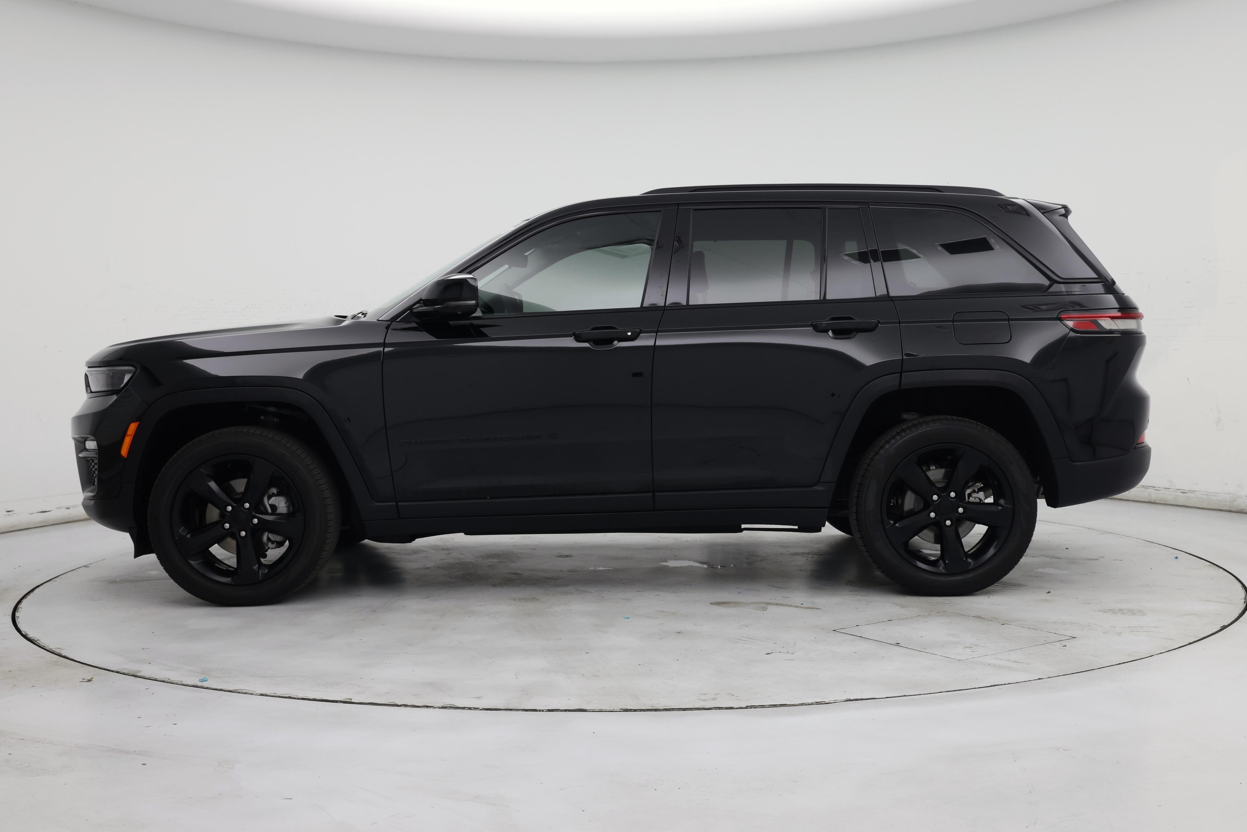 Thumbnail: 2023 Jeep Grand Cherokee - 3