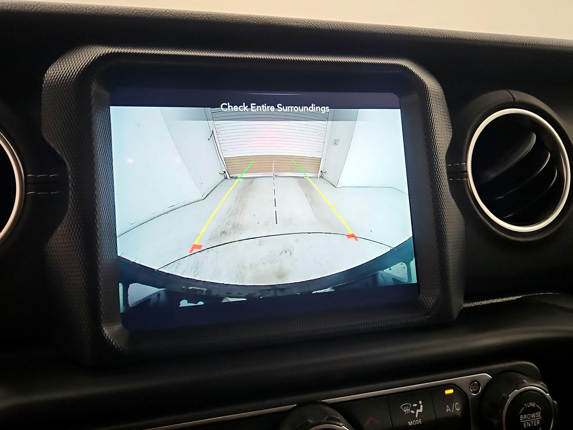 Thumbnail: 2021 Jeep Wrangler - 15