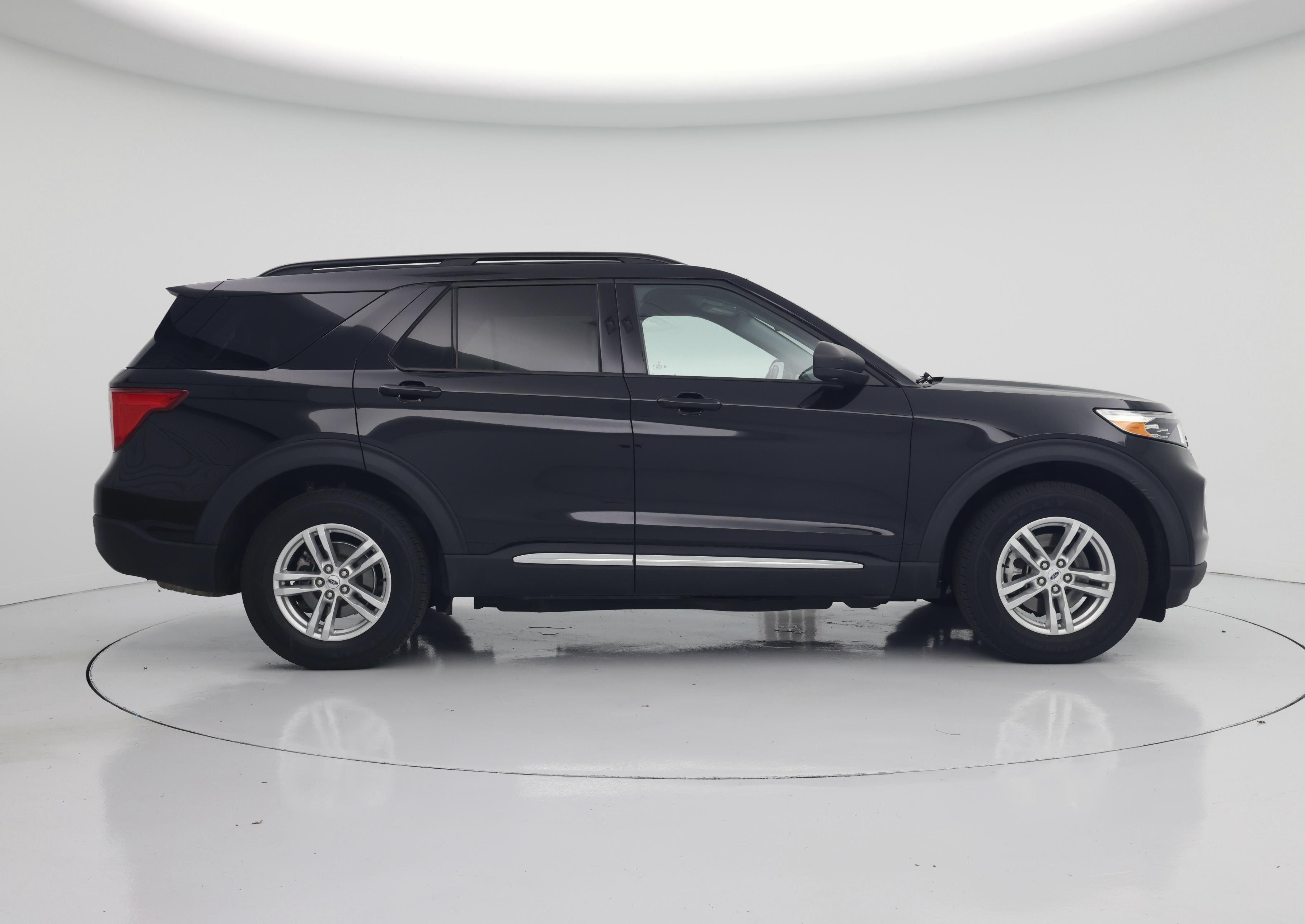 Thumbnail: 2021 Ford Explorer - 7