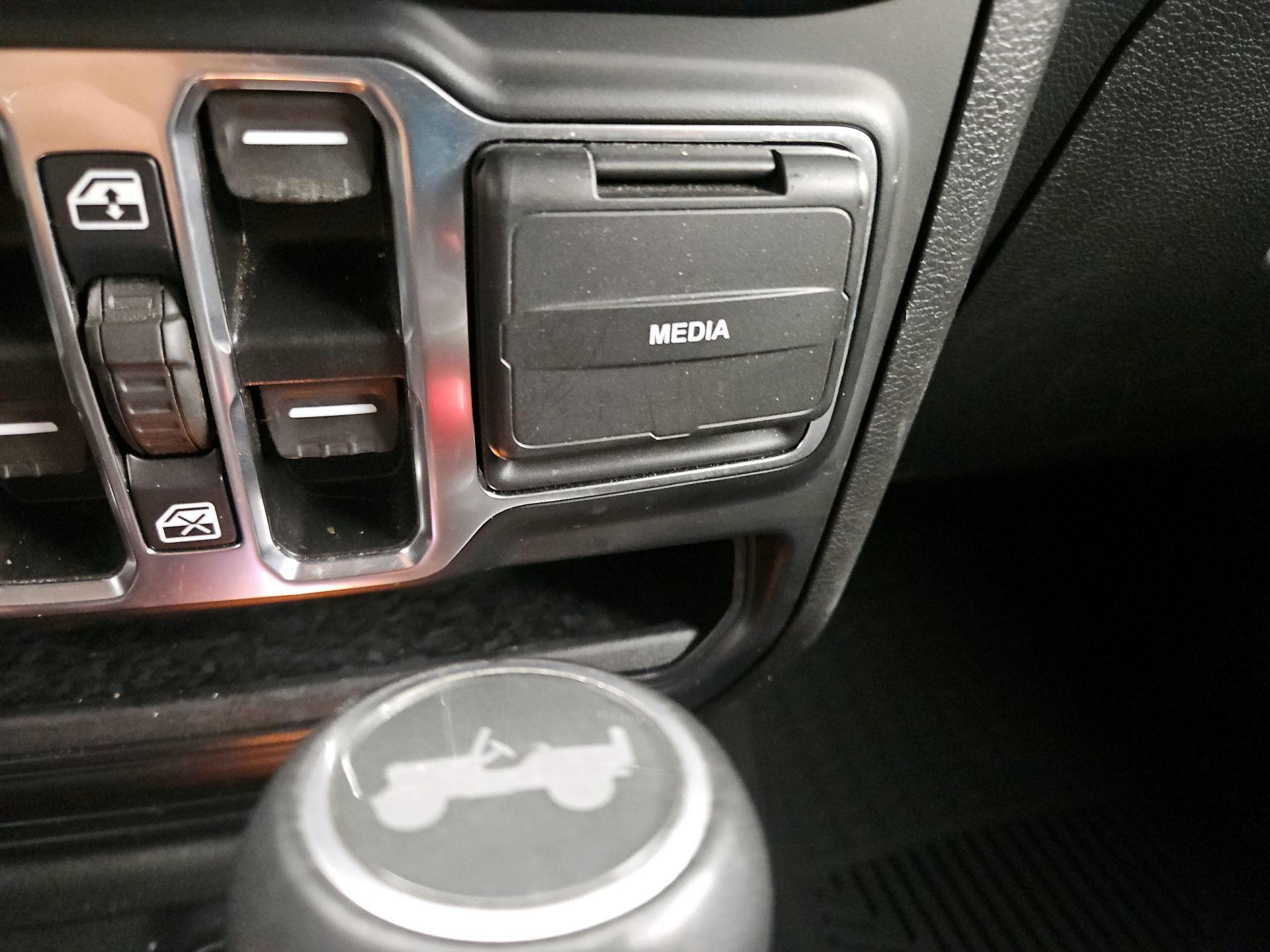 Thumbnail: 2021 Jeep Wrangler - 19