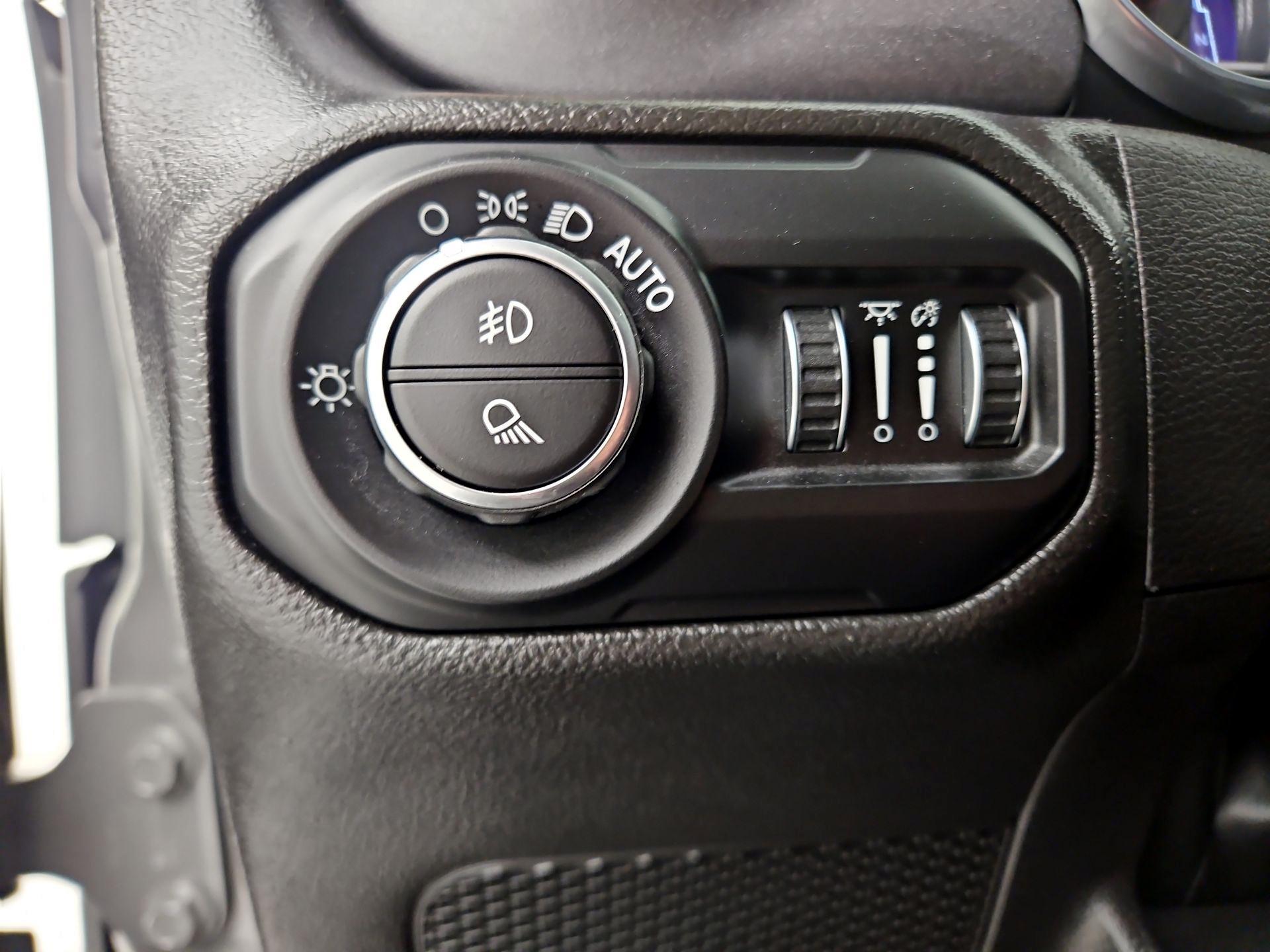 Thumbnail: 2022 Jeep Gladiator - 13