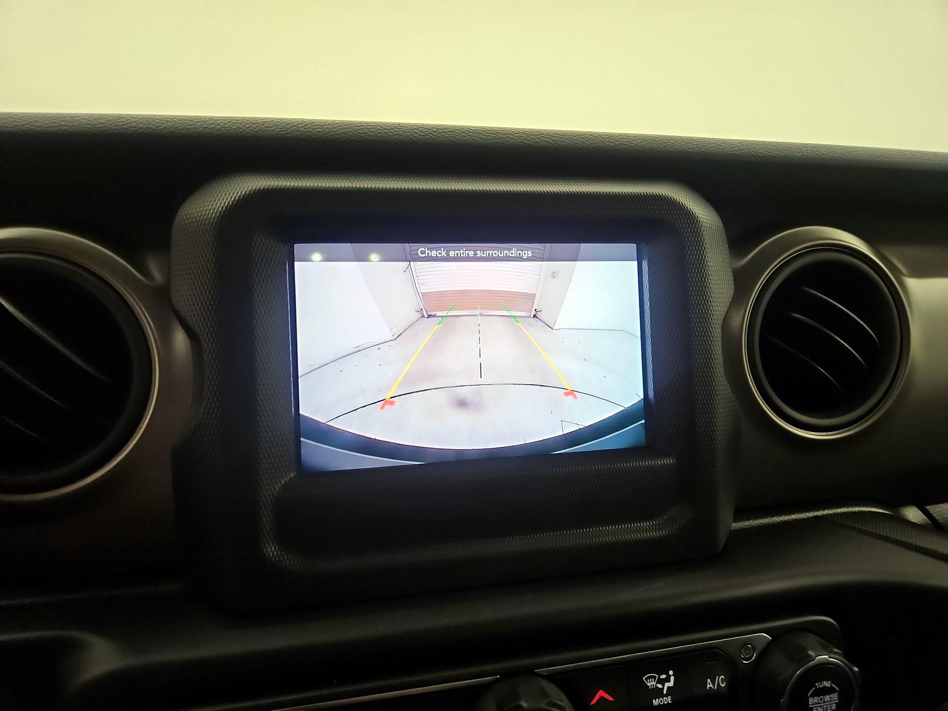 Thumbnail: 2021 Jeep Wrangler - 14