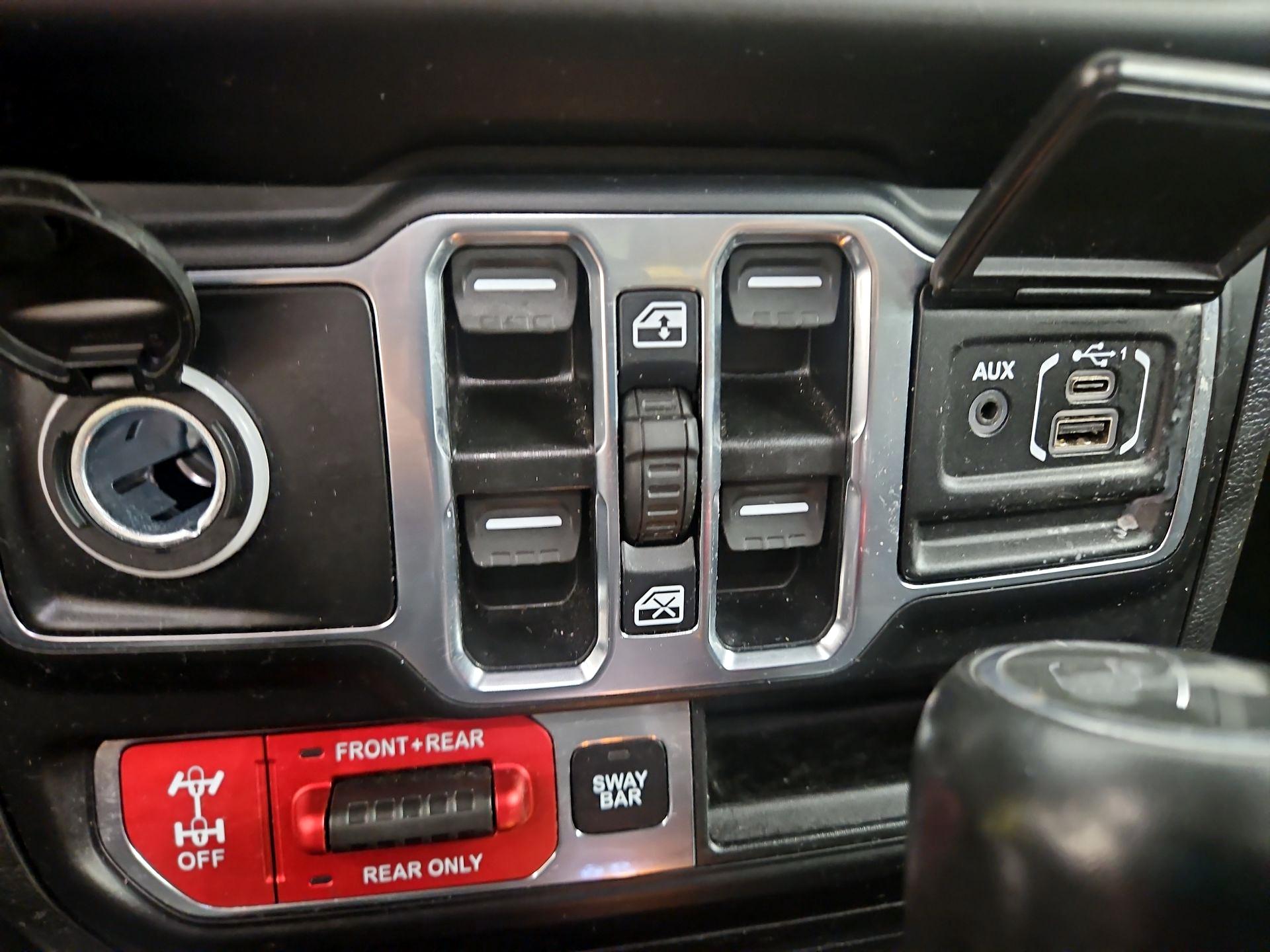 Thumbnail: 2022 Jeep Wrangler - 18