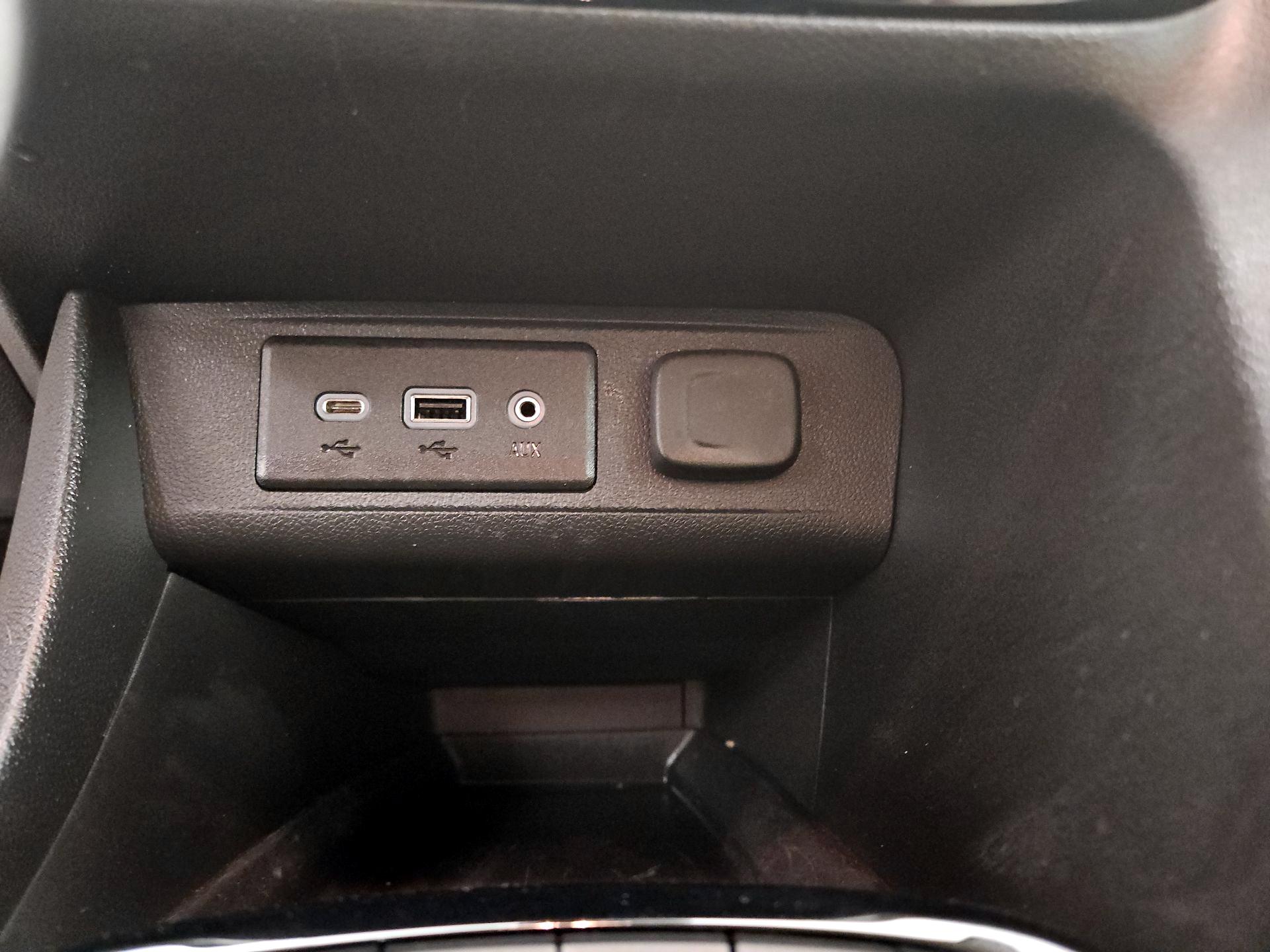 Thumbnail: 2022 Buick Encore GX - 18