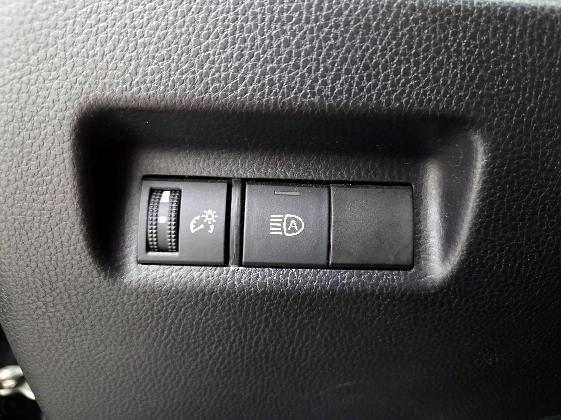 Thumbnail: 2020 Toyota RAV4 - 13