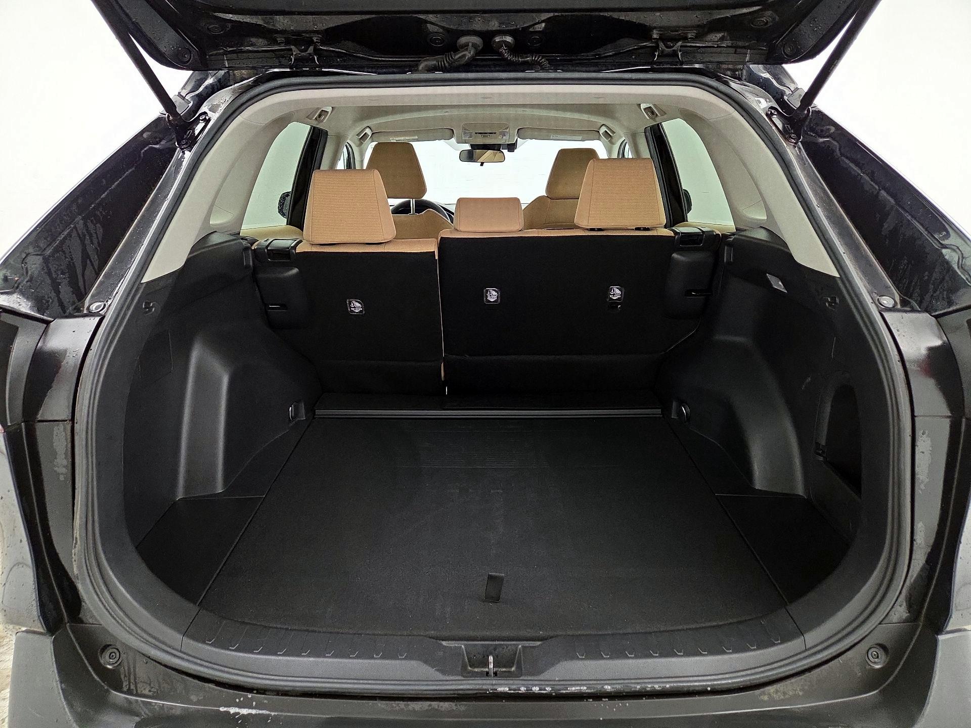 Thumbnail: 2020 Toyota RAV4 - 20