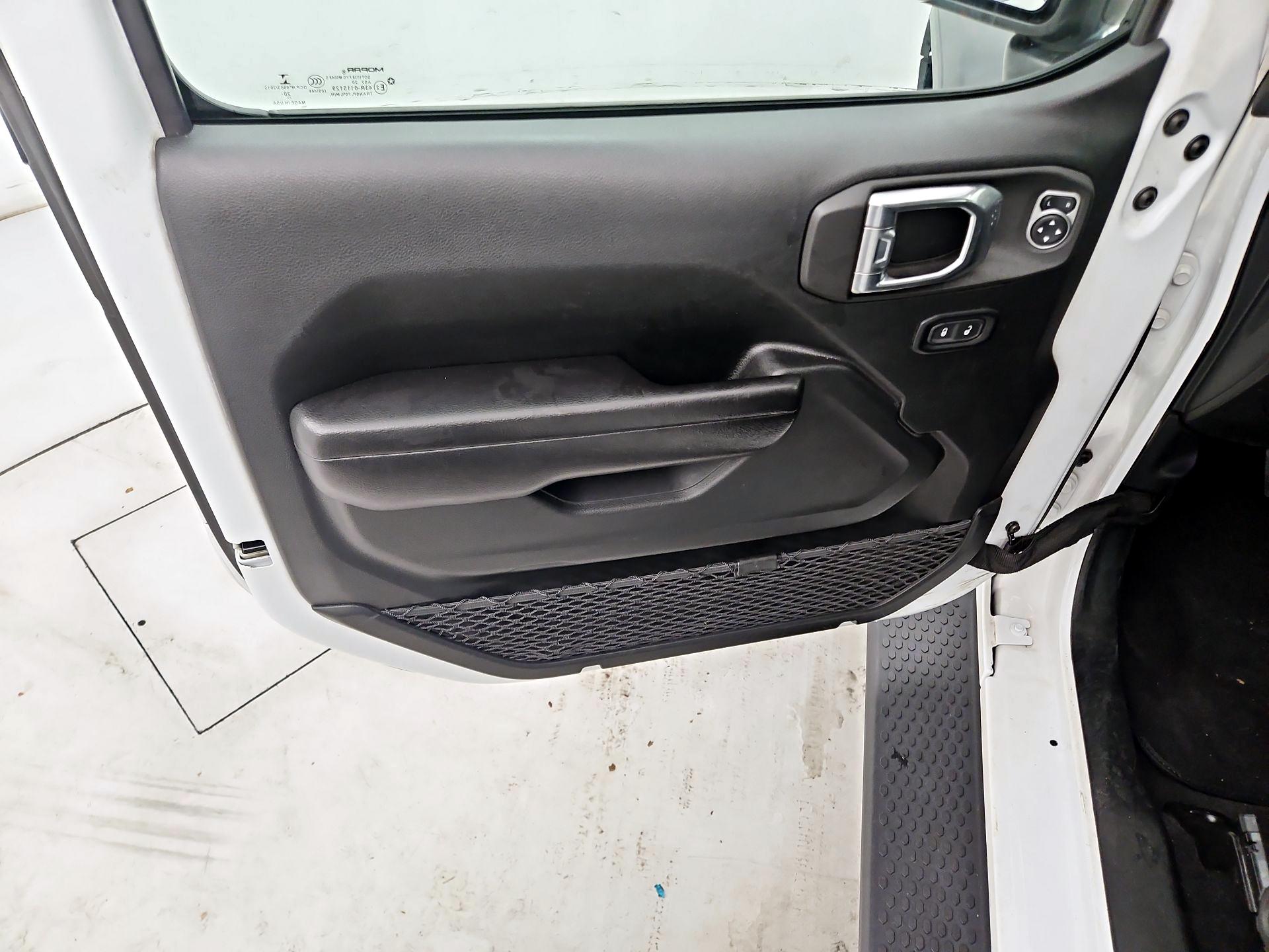 Thumbnail: 2021 Jeep Wrangler - 12