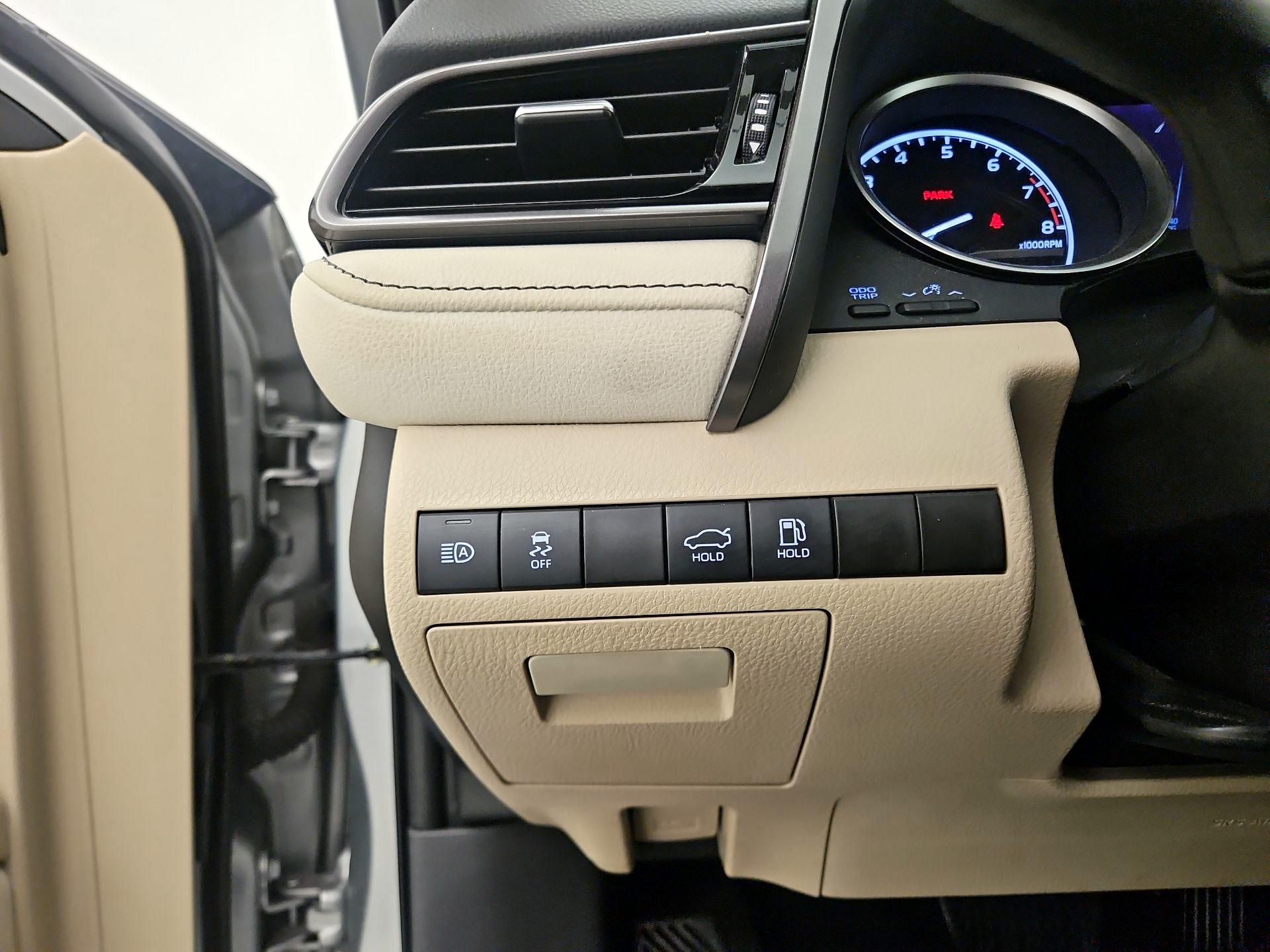 Thumbnail: 2021 Toyota Camry - 13