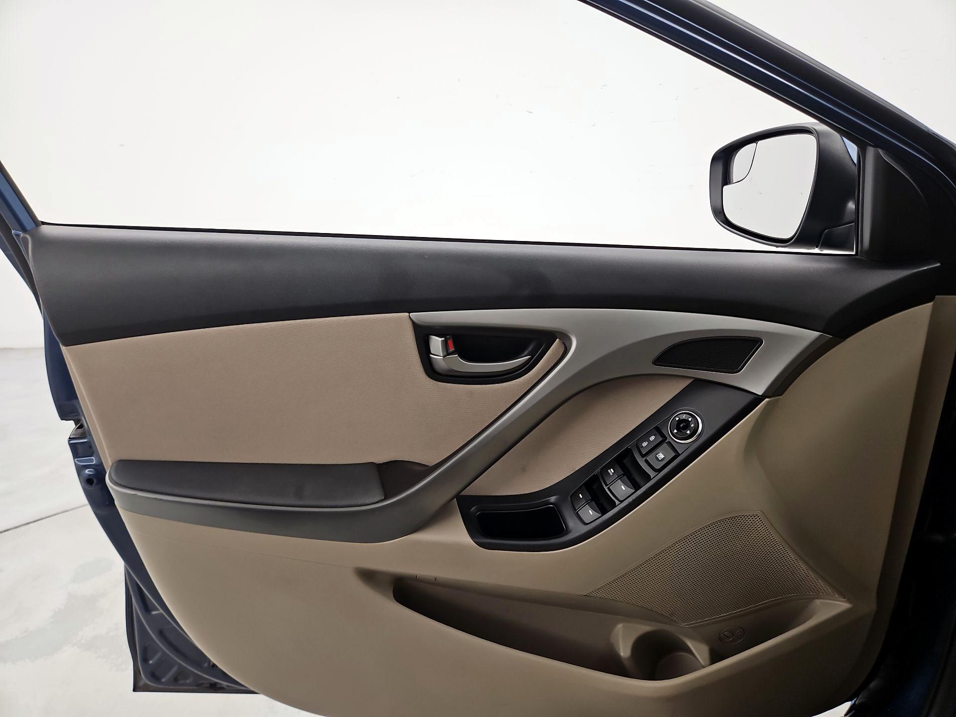 Thumbnail: 2016 Hyundai Elantra - 12