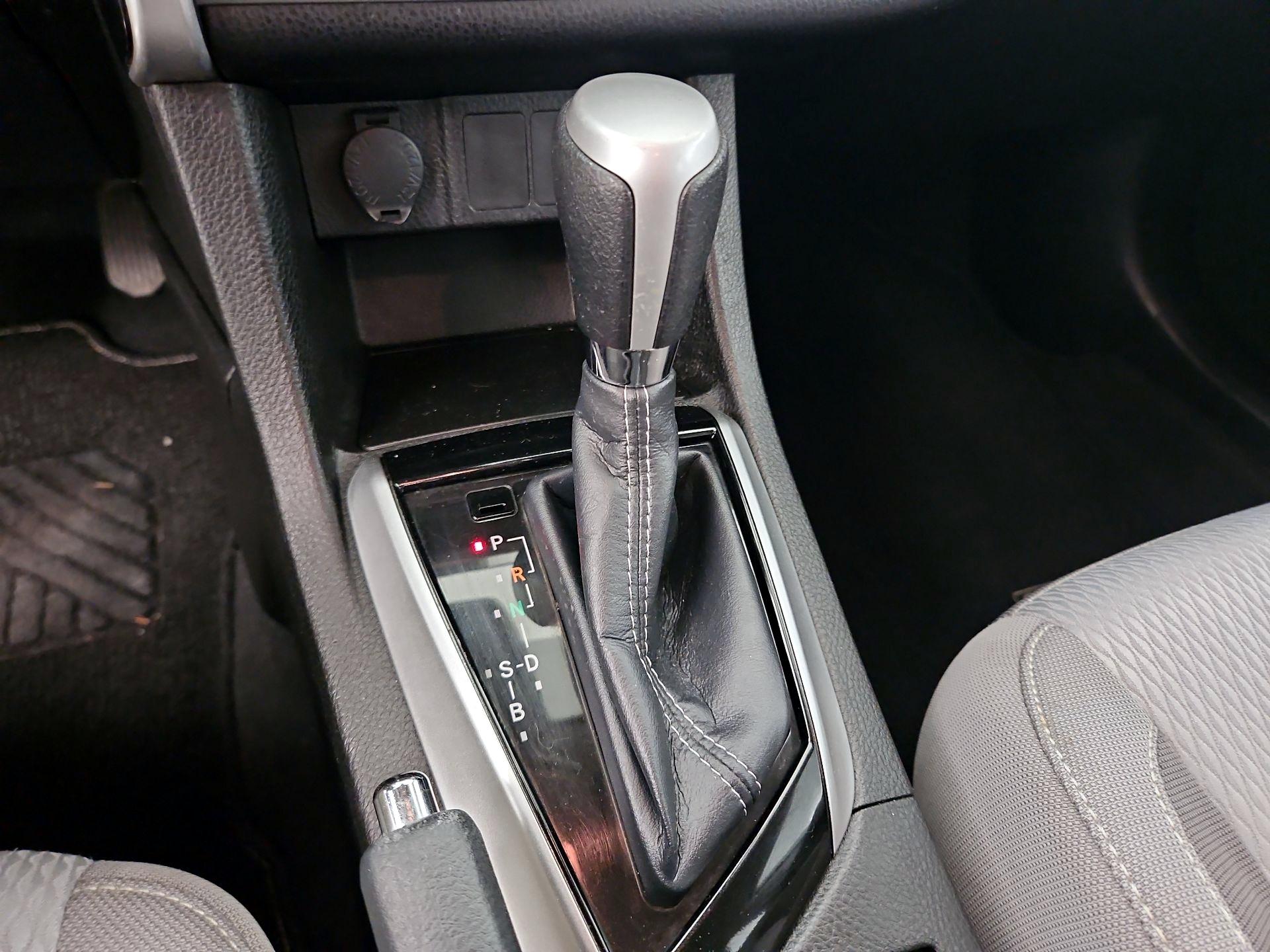 Thumbnail: 2018 Toyota Corolla - 17