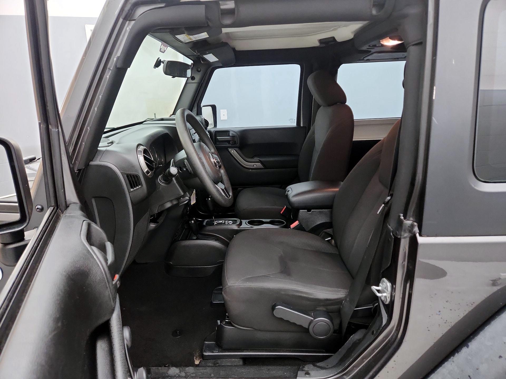 Thumbnail: 2016 Jeep Wrangler - 11