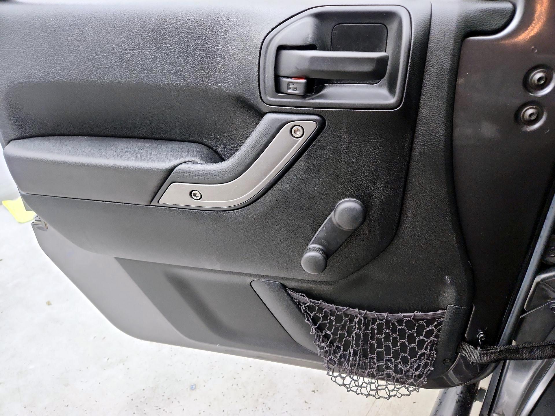 Thumbnail: 2016 Jeep Wrangler - 12