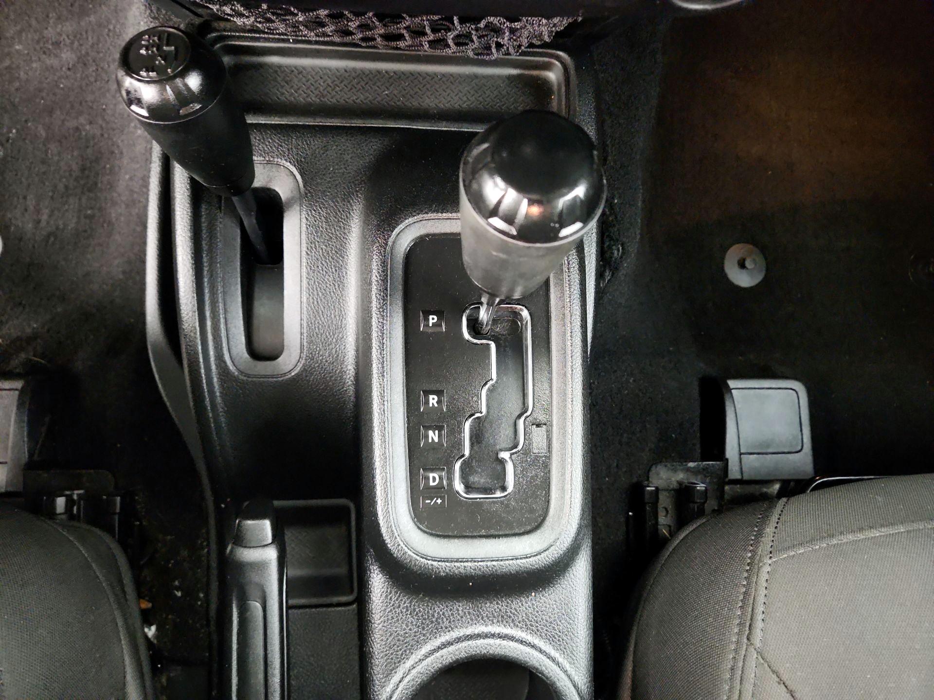 Thumbnail: 2016 Jeep Wrangler - 15