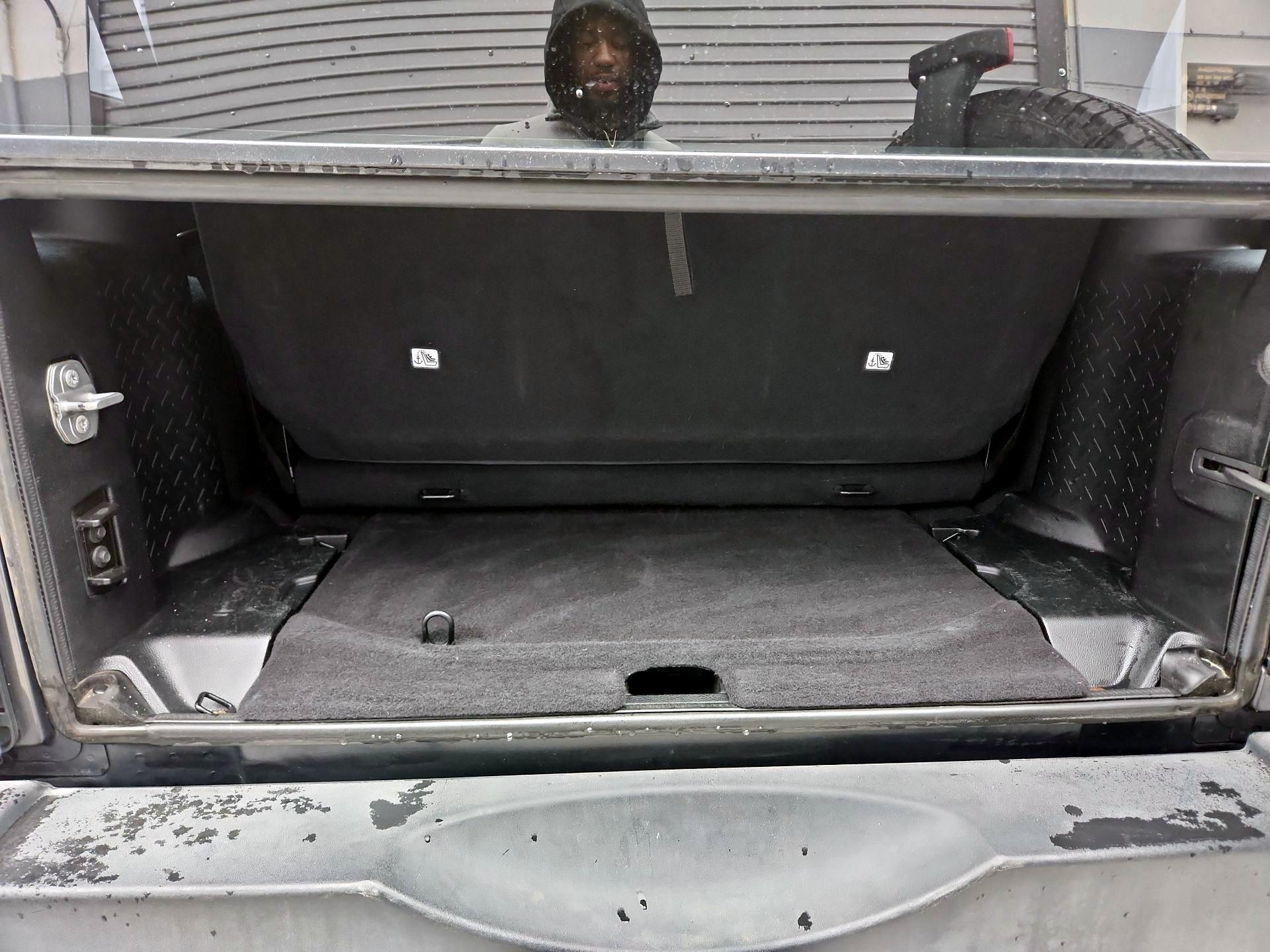 Thumbnail: 2016 Jeep Wrangler - 17