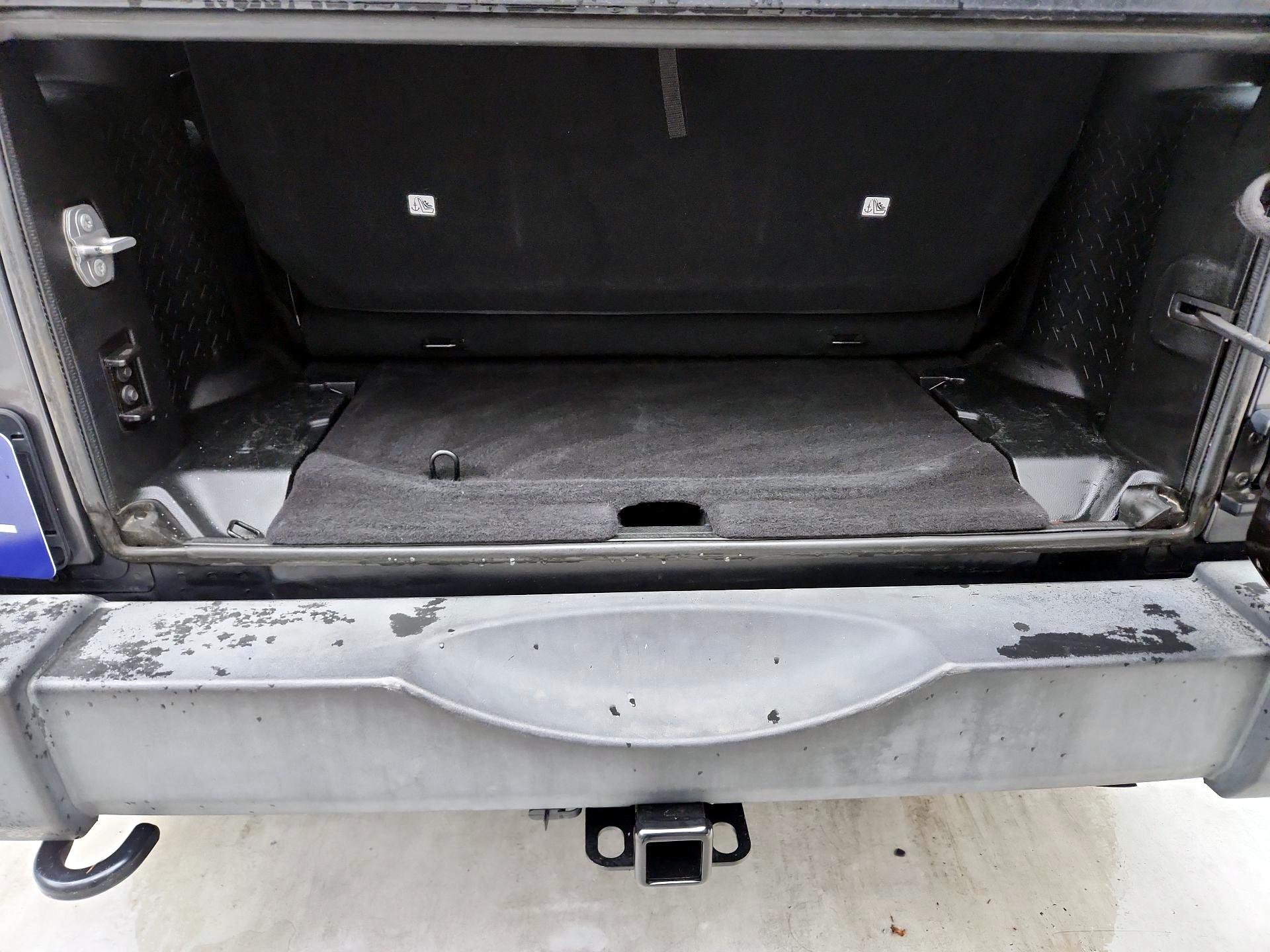 Thumbnail: 2016 Jeep Wrangler - 18